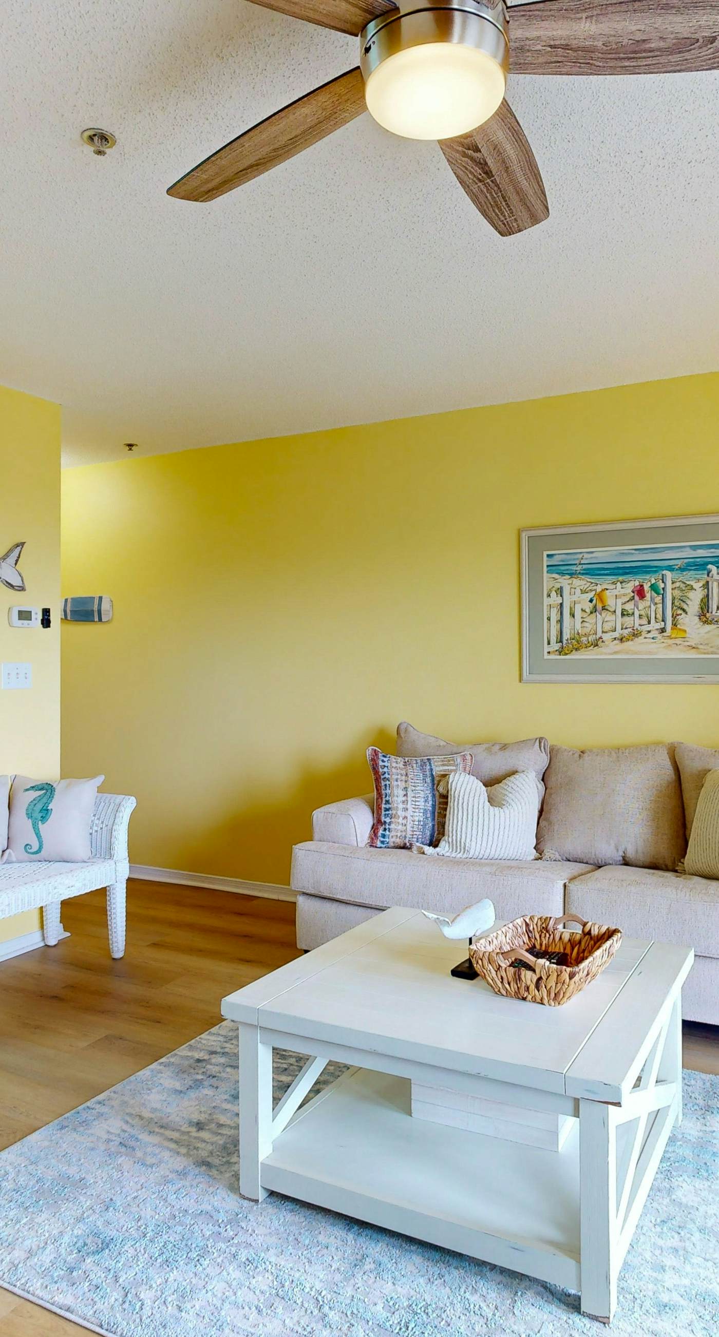 Coastal condo with free WiFi, on-site pool & hot tub - close to the Gulf sands