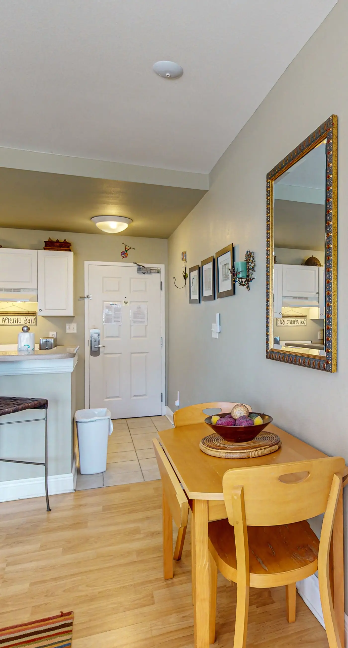 Lovely condo on the Gulf of Mexico with private balcony, shared pool & tennis