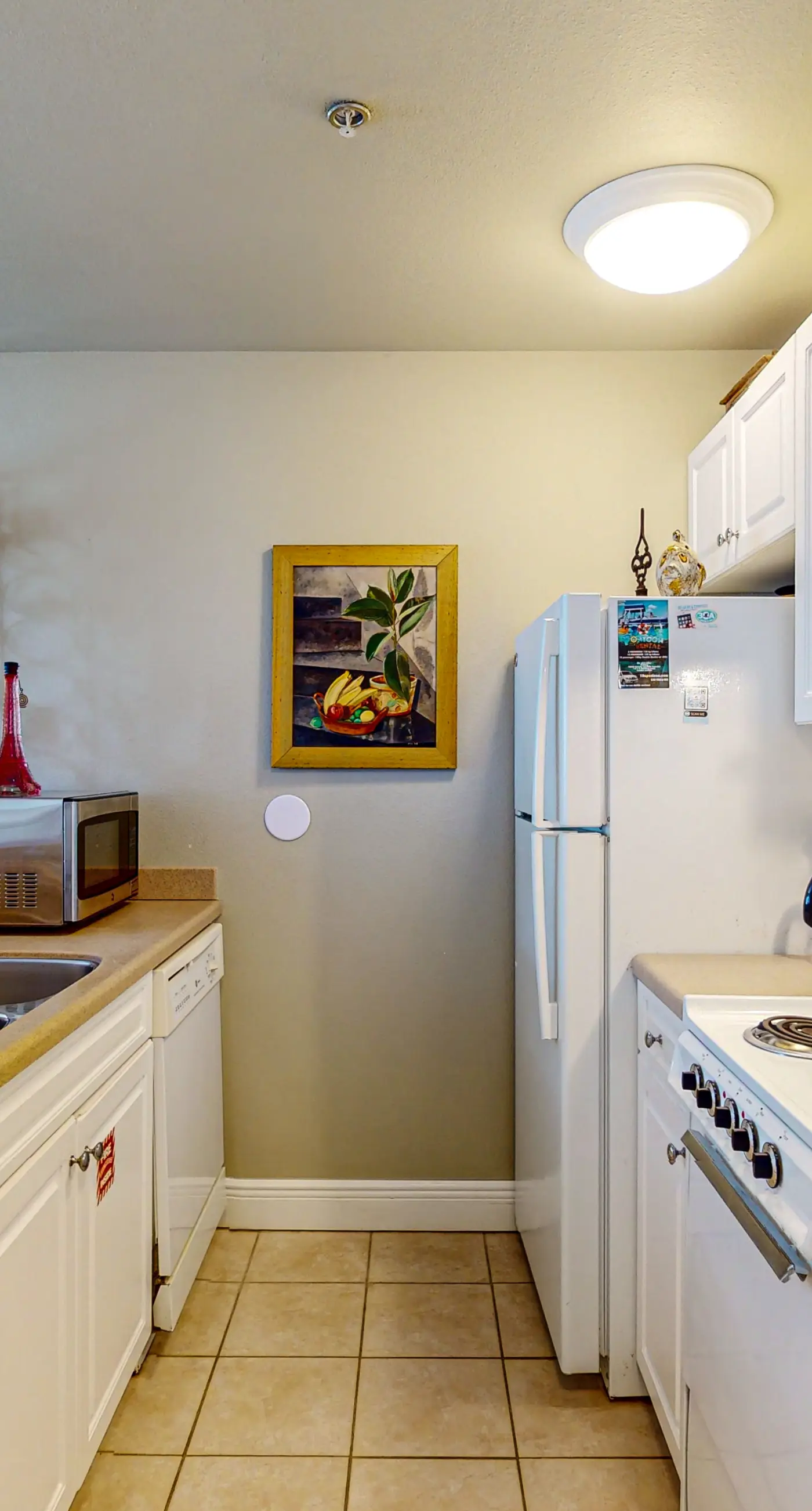 Lovely condo on the Gulf of Mexico with private balcony, shared pool & tennis