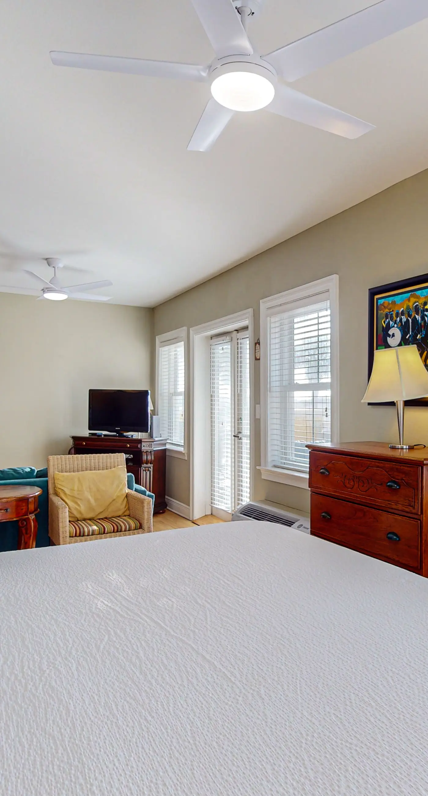 Lovely condo on the Gulf of Mexico with private balcony, shared pool & tennis