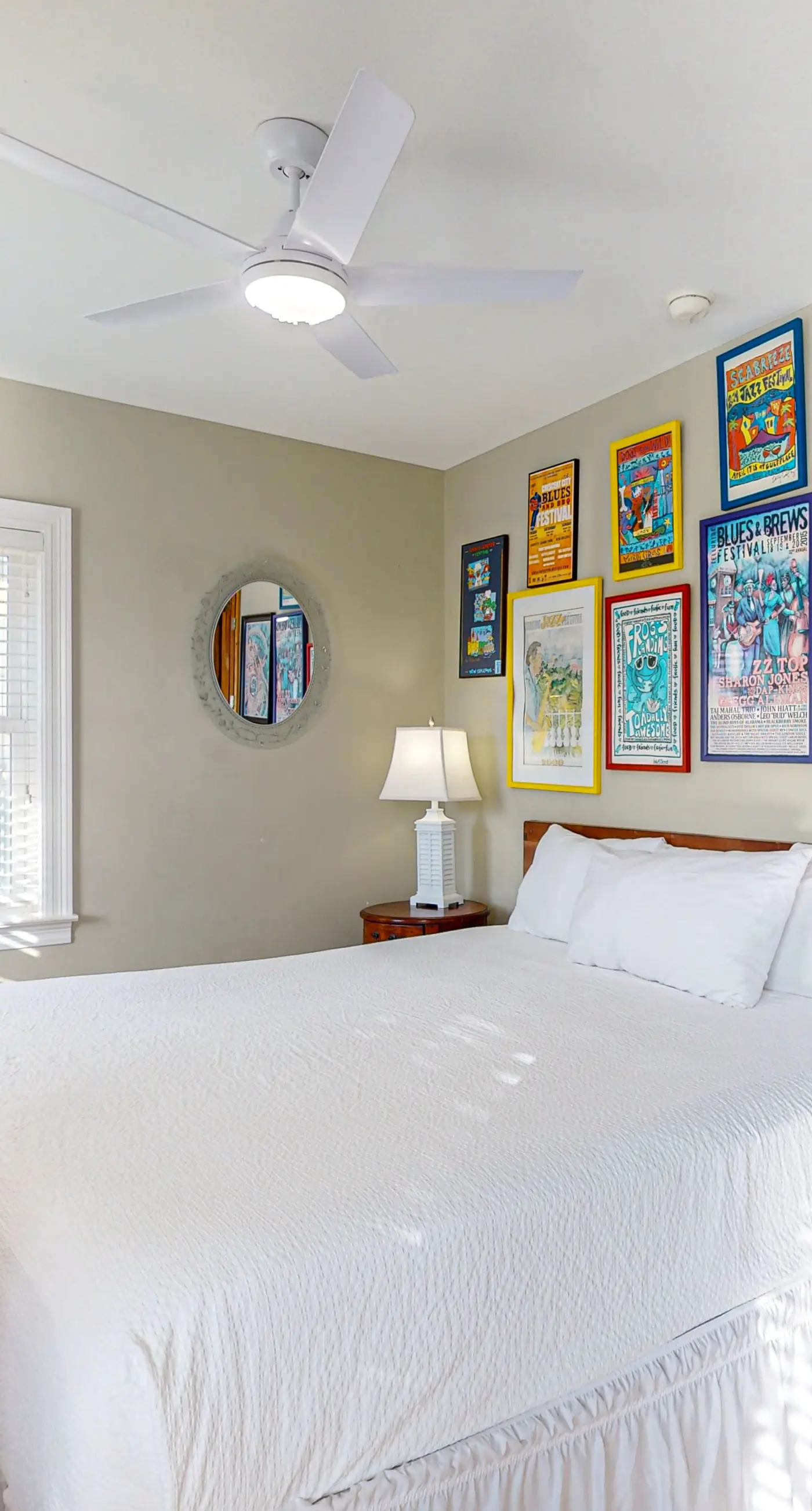 Lovely condo on the Gulf of Mexico with private balcony, shared pool & tennis