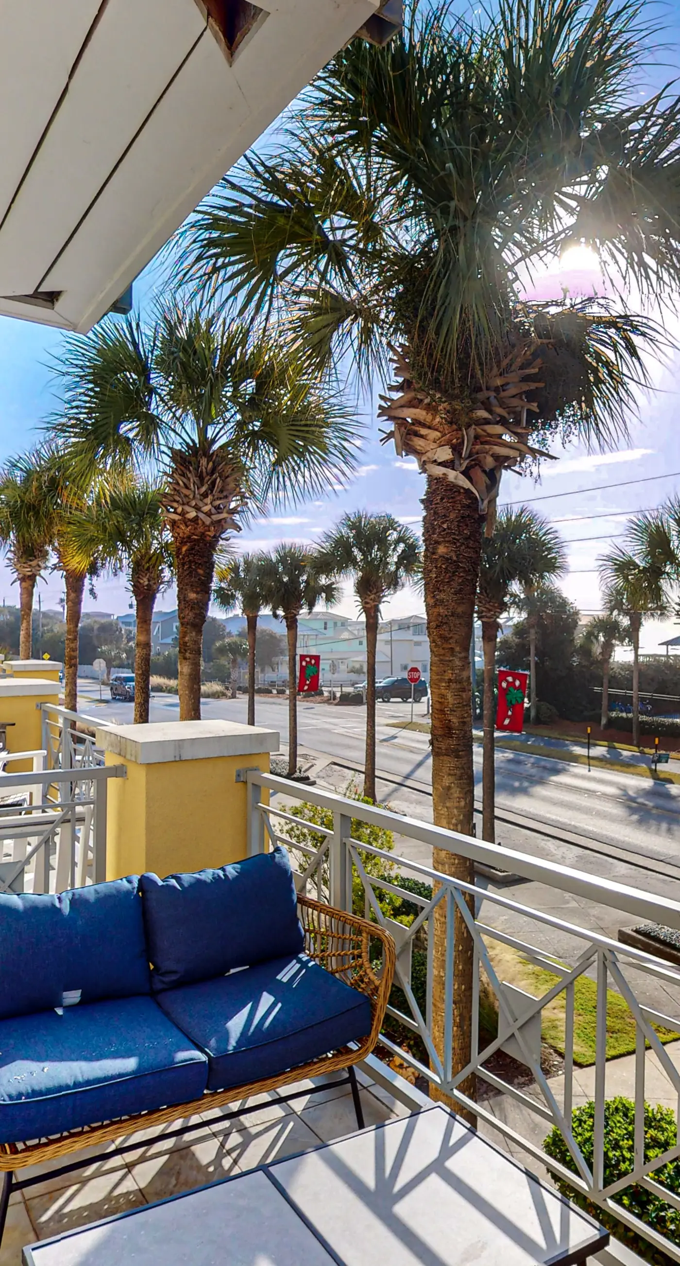 Lovely condo on the Gulf of Mexico with private balcony, shared pool & tennis