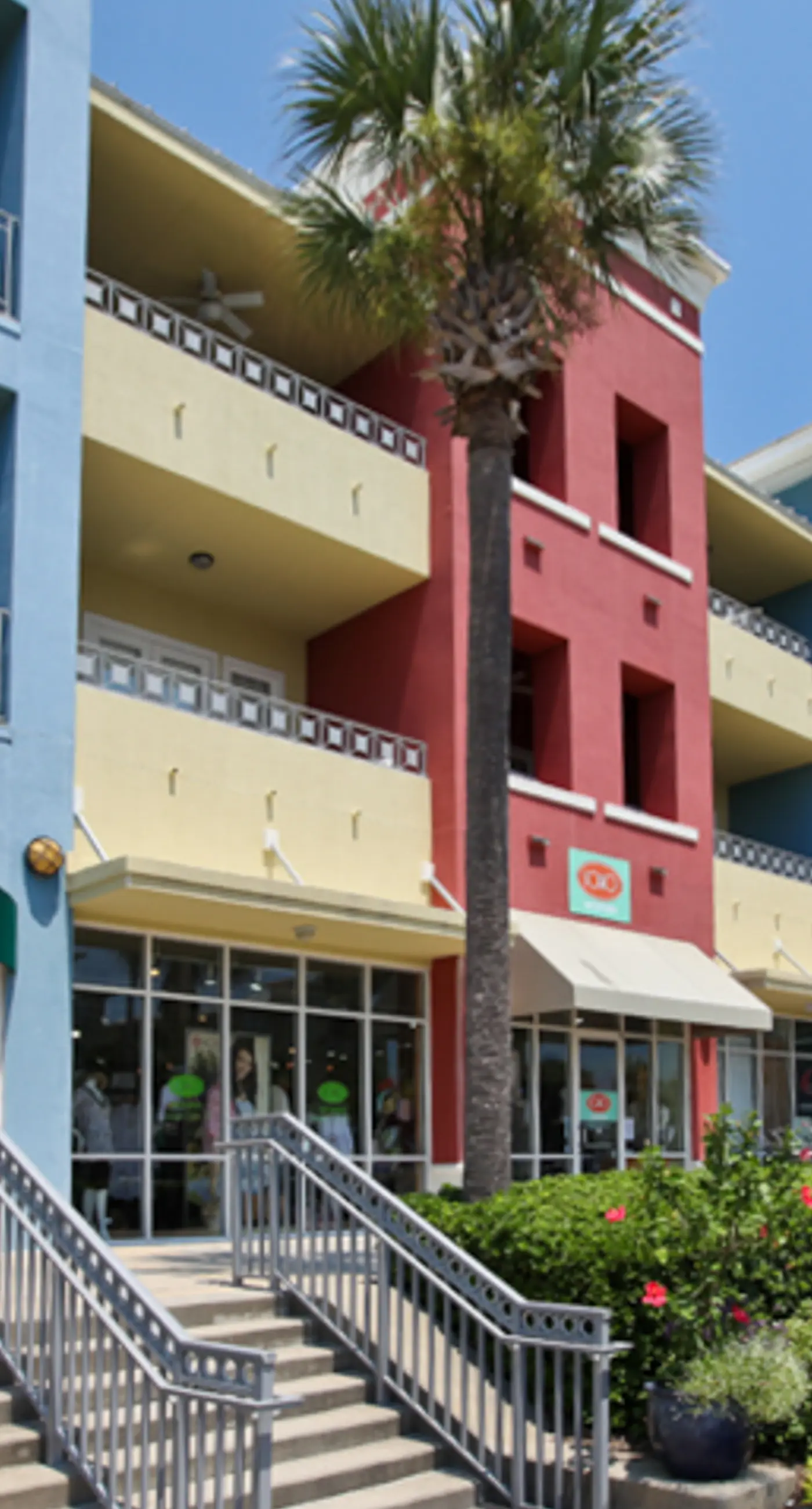 Lovely condo on the Gulf of Mexico with private balcony, shared pool & tennis