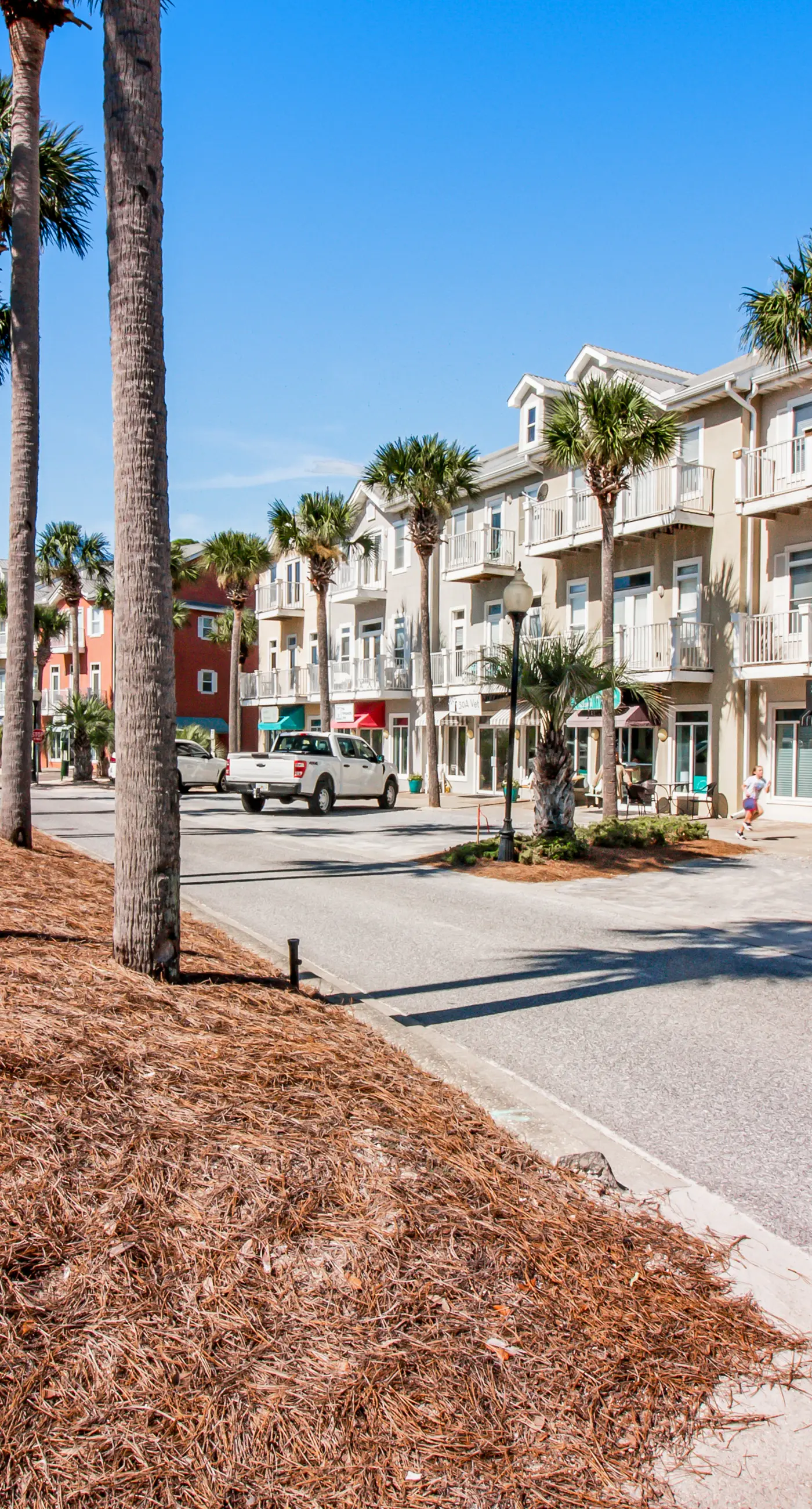 Lovely condo on the Gulf of Mexico with private balcony, shared pool & tennis