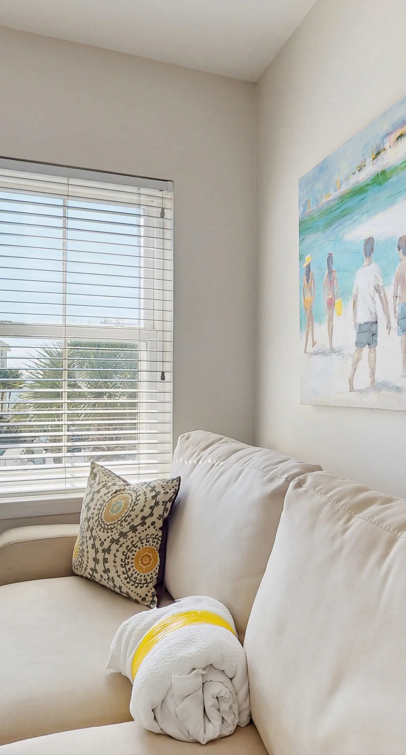 3rd-floor studio with Gulf view, balcony, pool, & tennis