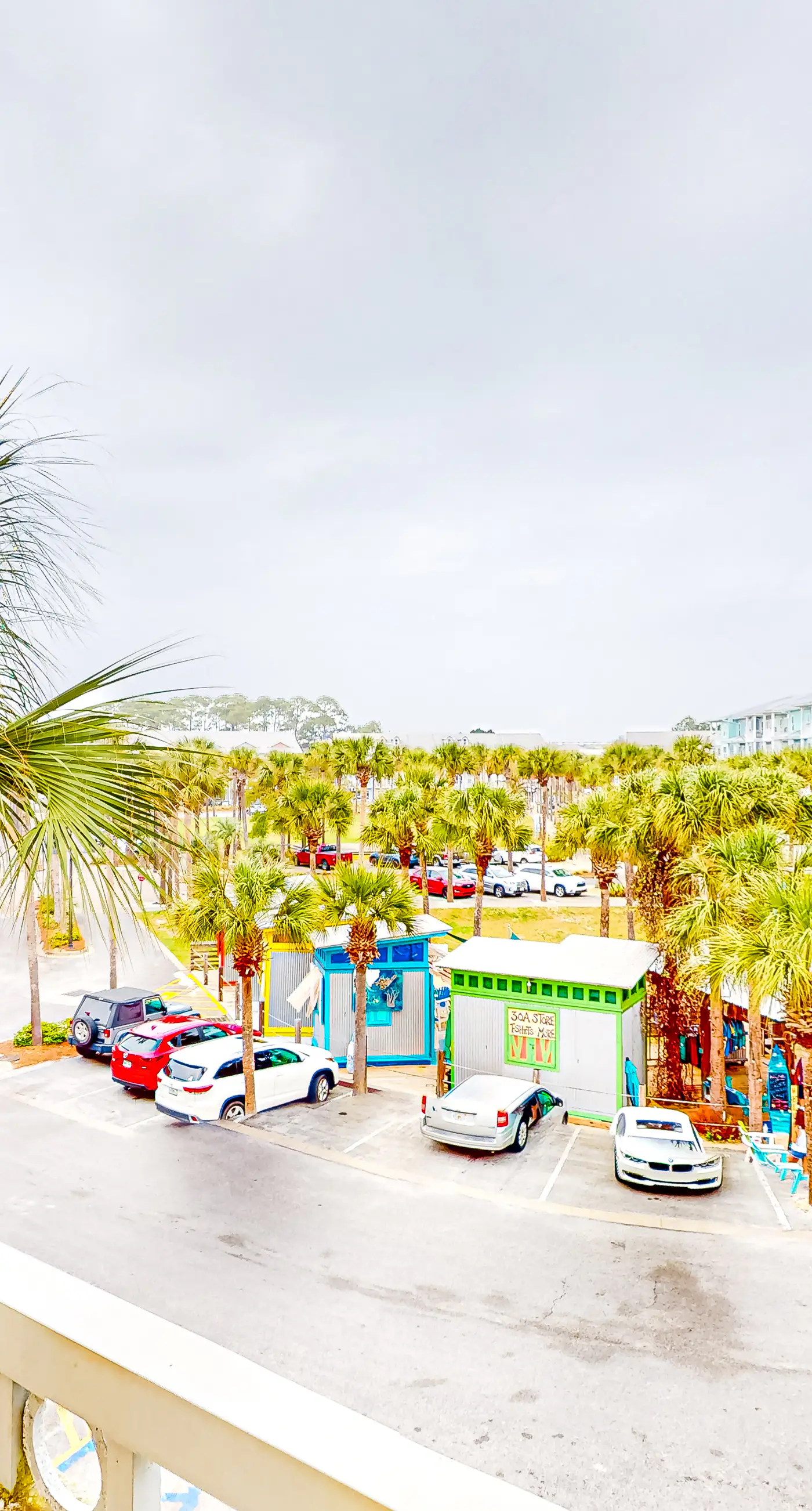 Adorable studio for two just steps from the beach - shared pool & tennis courts