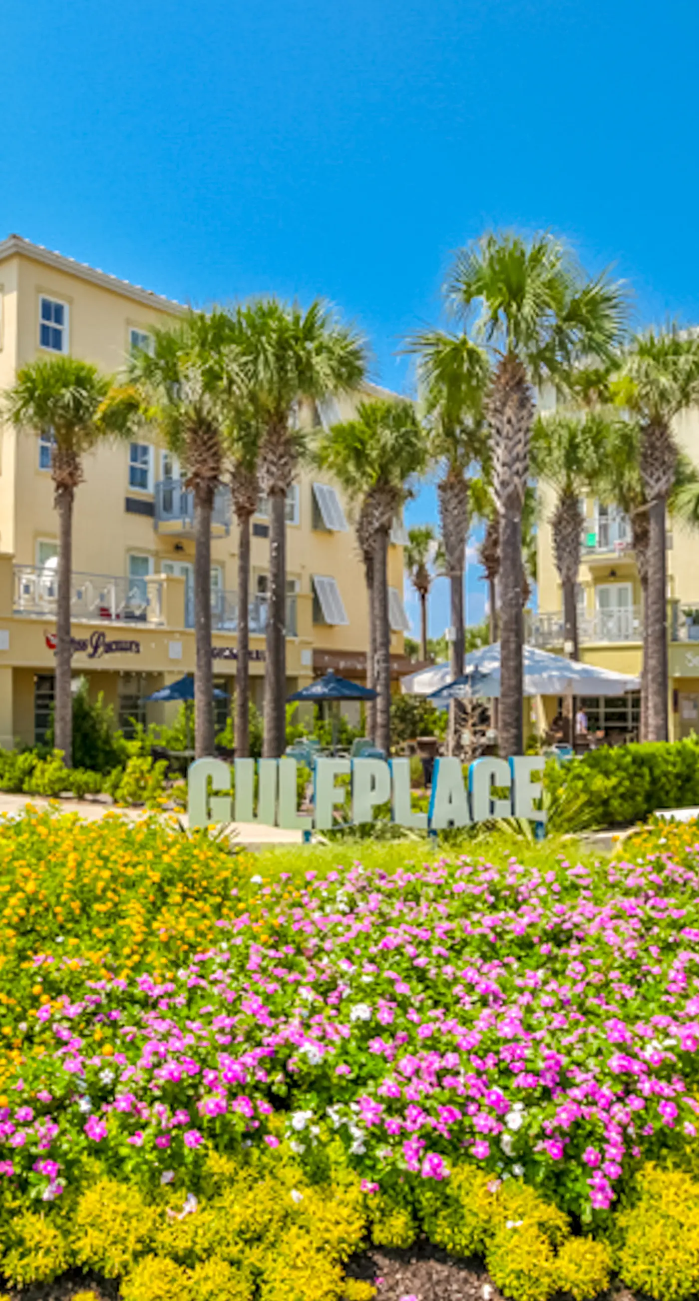 Adorable studio for two just steps from the beach - shared pool & tennis courts