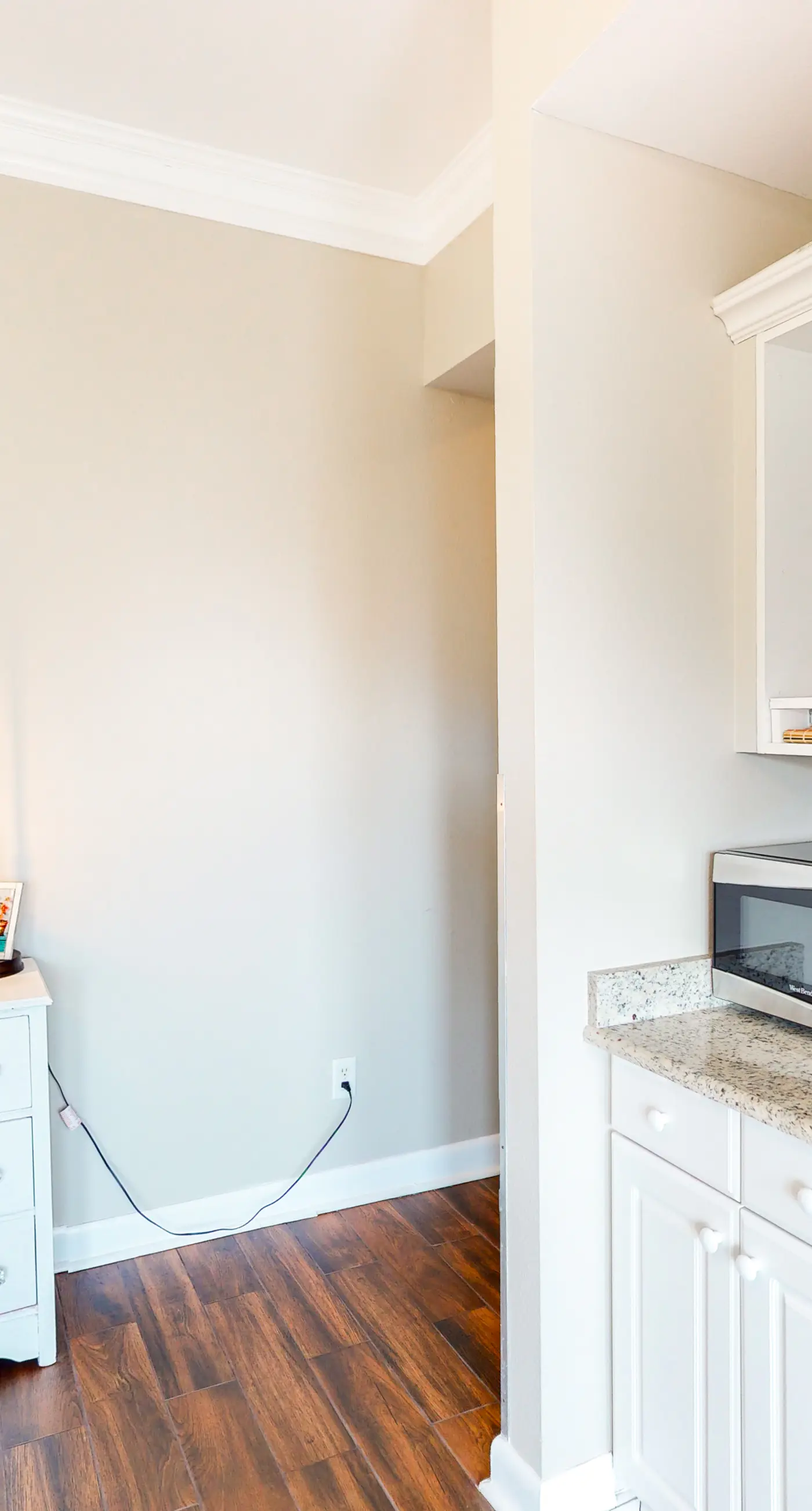 Beachy condo with free WiFi & shared pool,hot tub - short walk to the beach