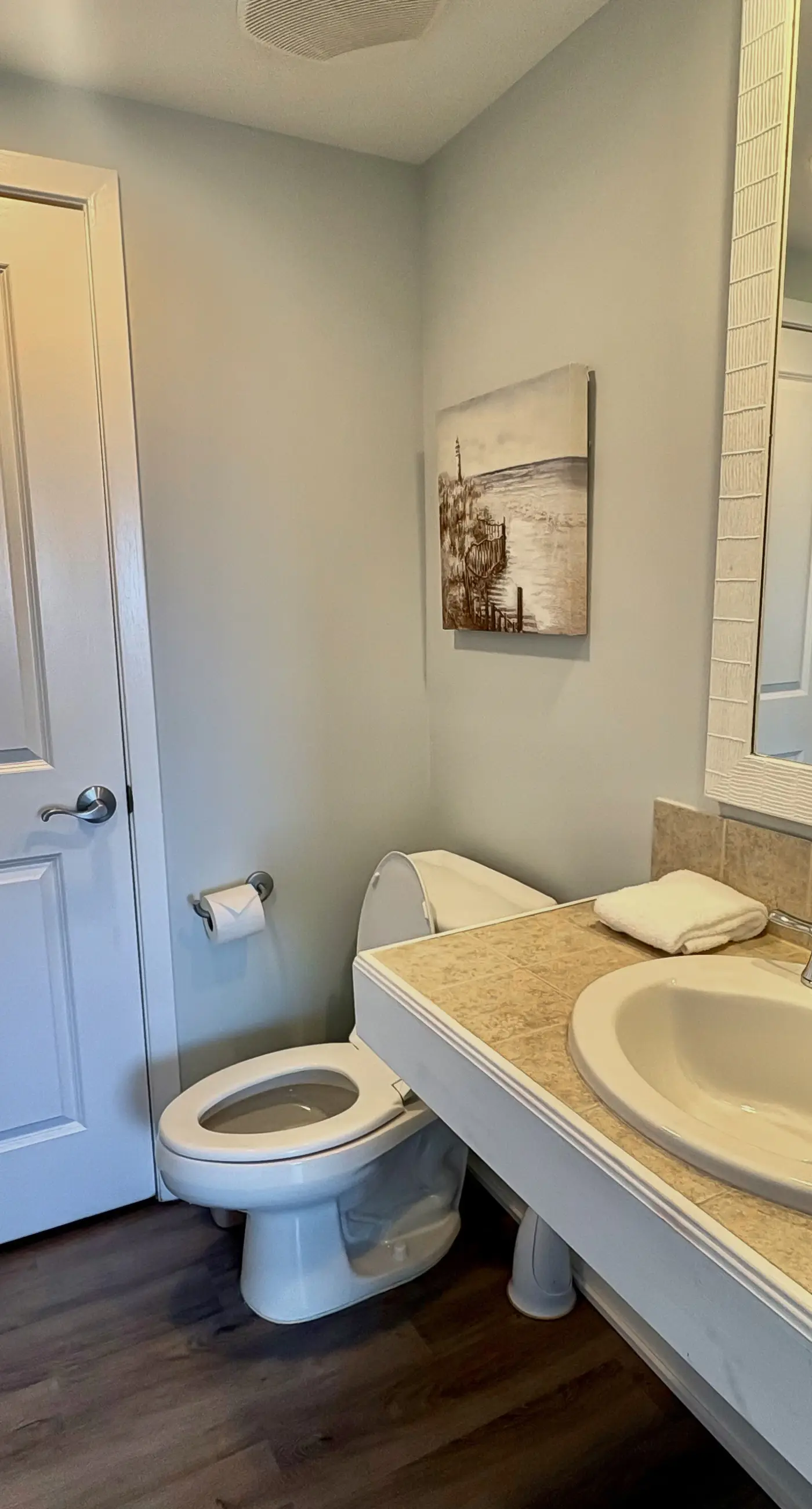 Gorgeous coastal condo with shared pool and private balcony