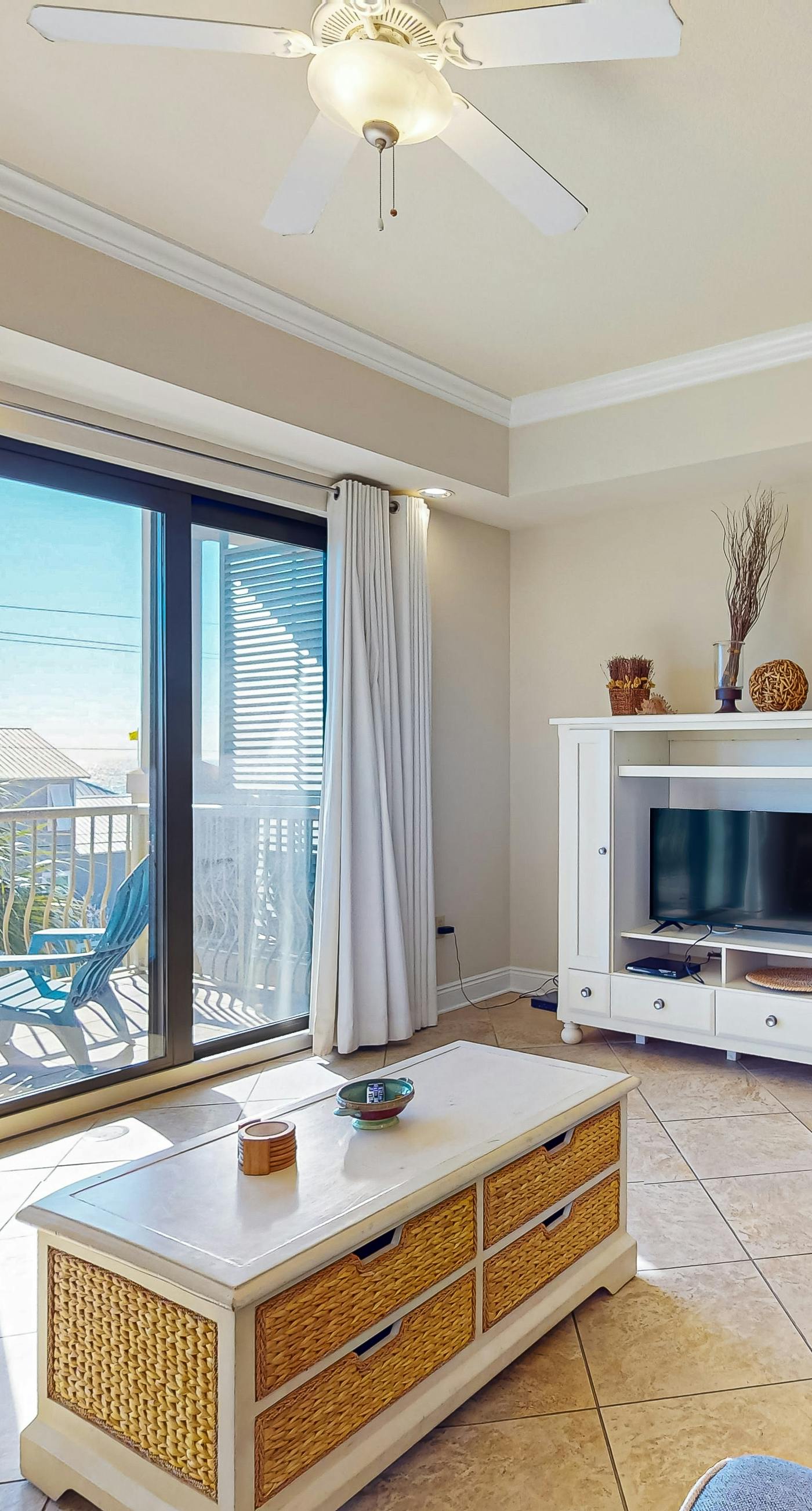 Stylish townhouse condo near the beach with full kitchen, WiFi, and shared pool