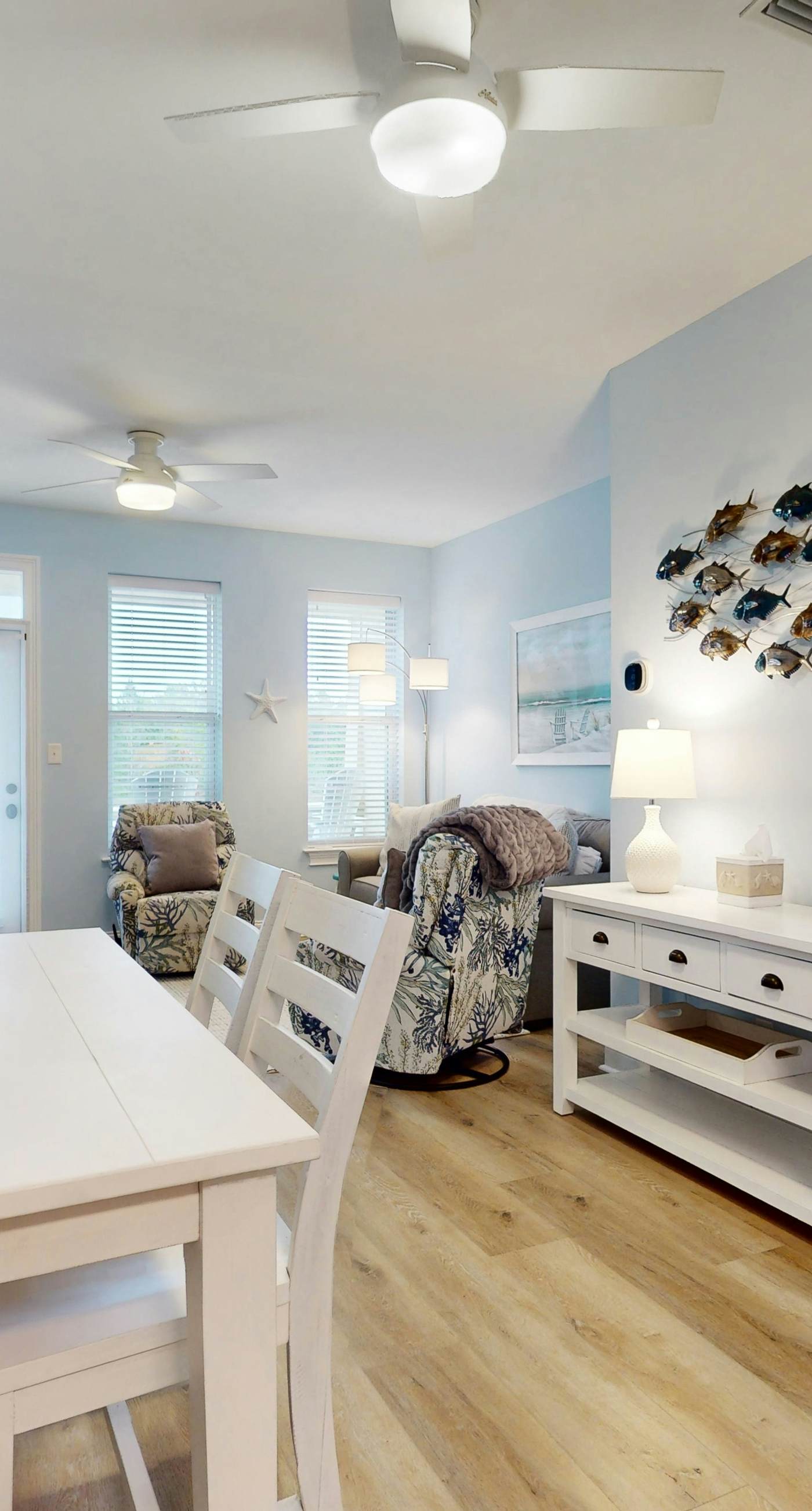 2nd-floor condo near beach with balcony, outdoor pool, streaming, & washer/dryer