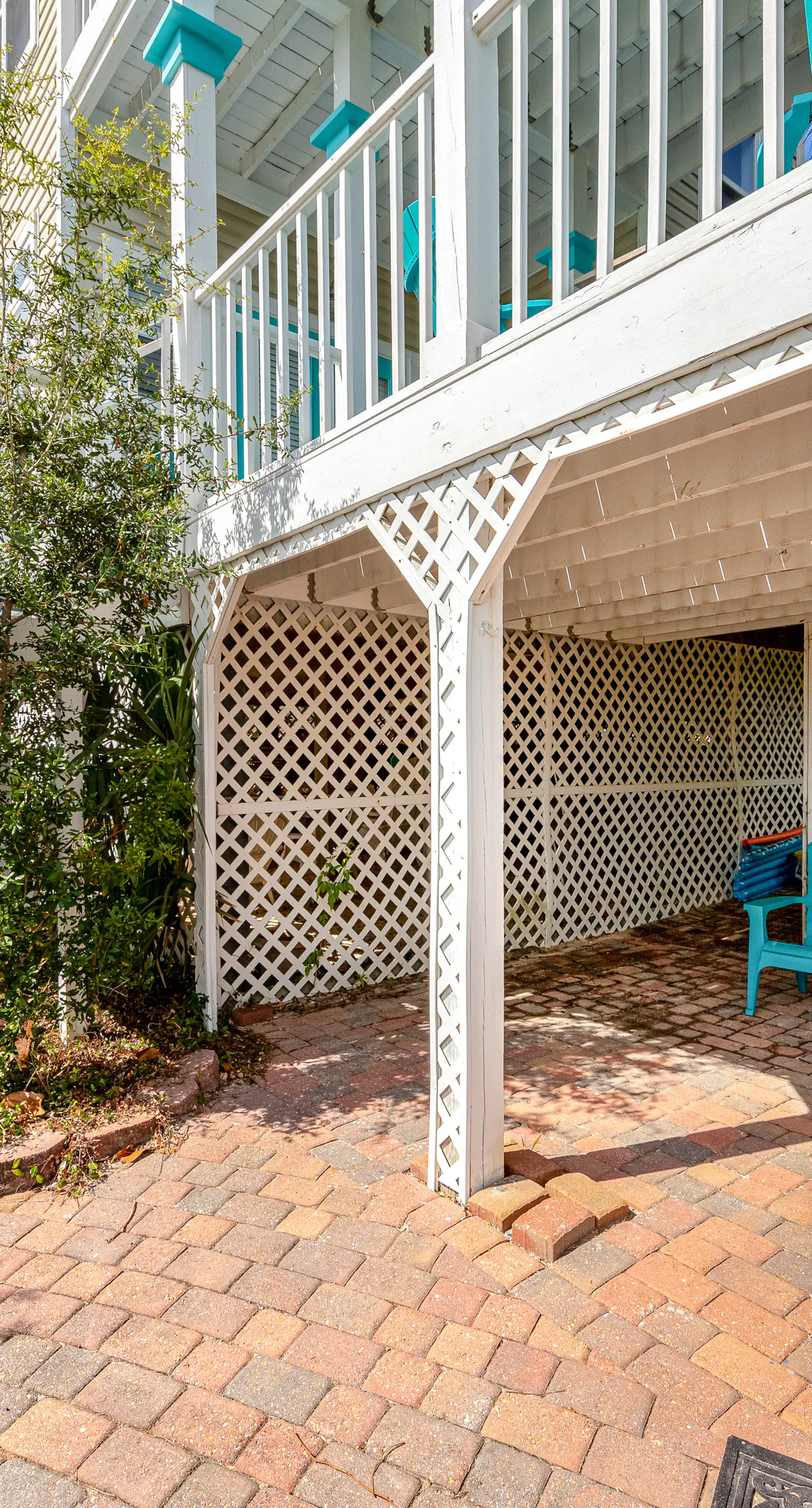 Charming getaway with lovely porches & shared pool - walk to the beach