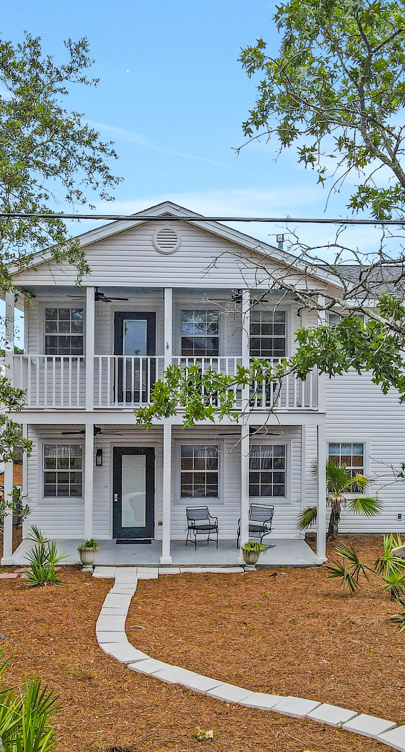 Snowbird-friendly home near the beach with large yard for dogs, boats, trailers