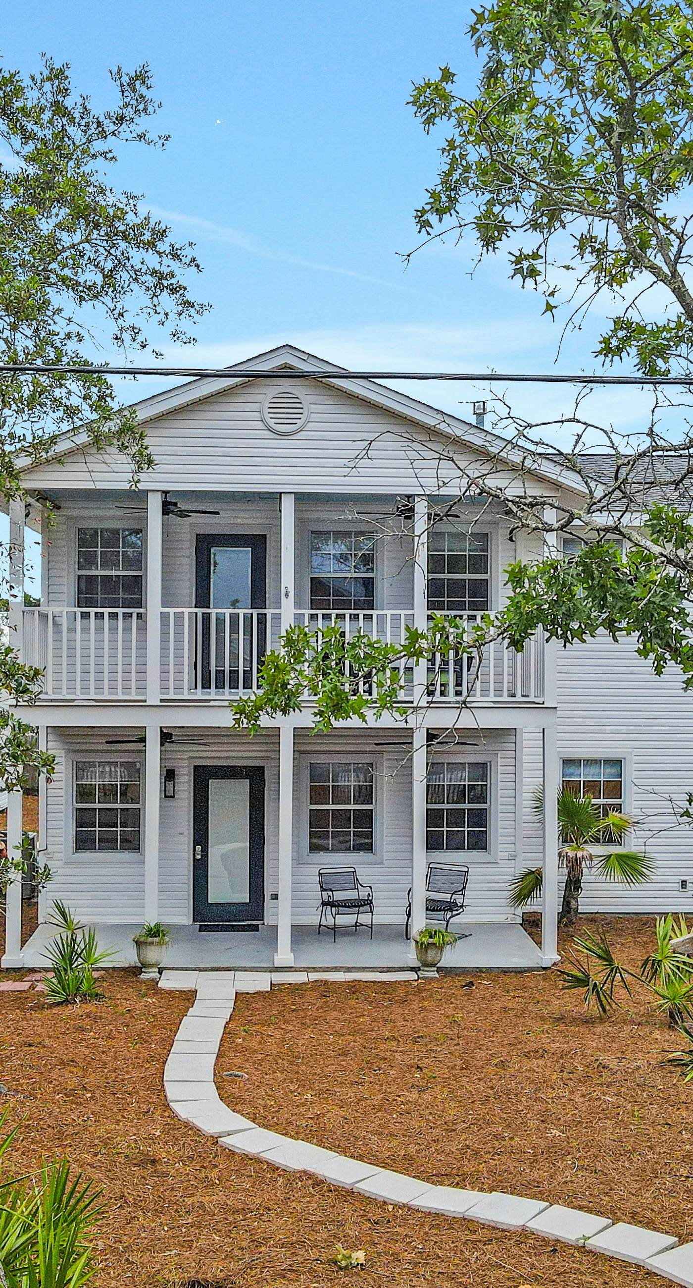 Snowbird-friendly home near the beach with large yard for dogs, boats, trailers