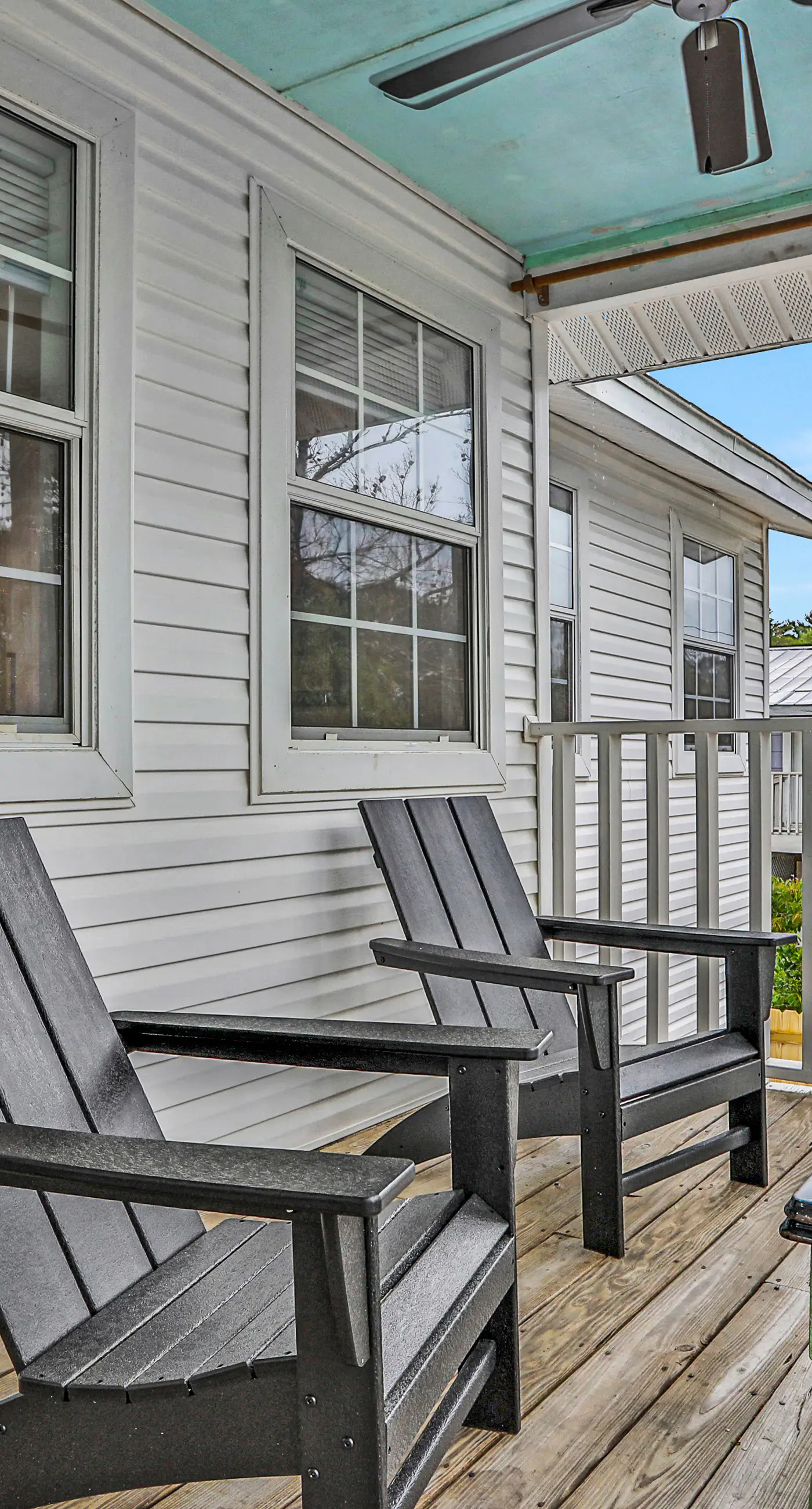 Snowbird-friendly home near the beach with large yard for dogs, boats, trailers