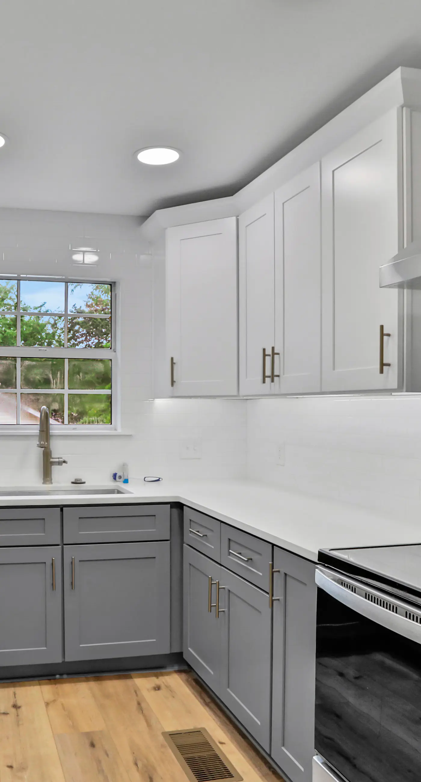 Snowbird-friendly home near the beach with large yard for dogs, boats, trailers
