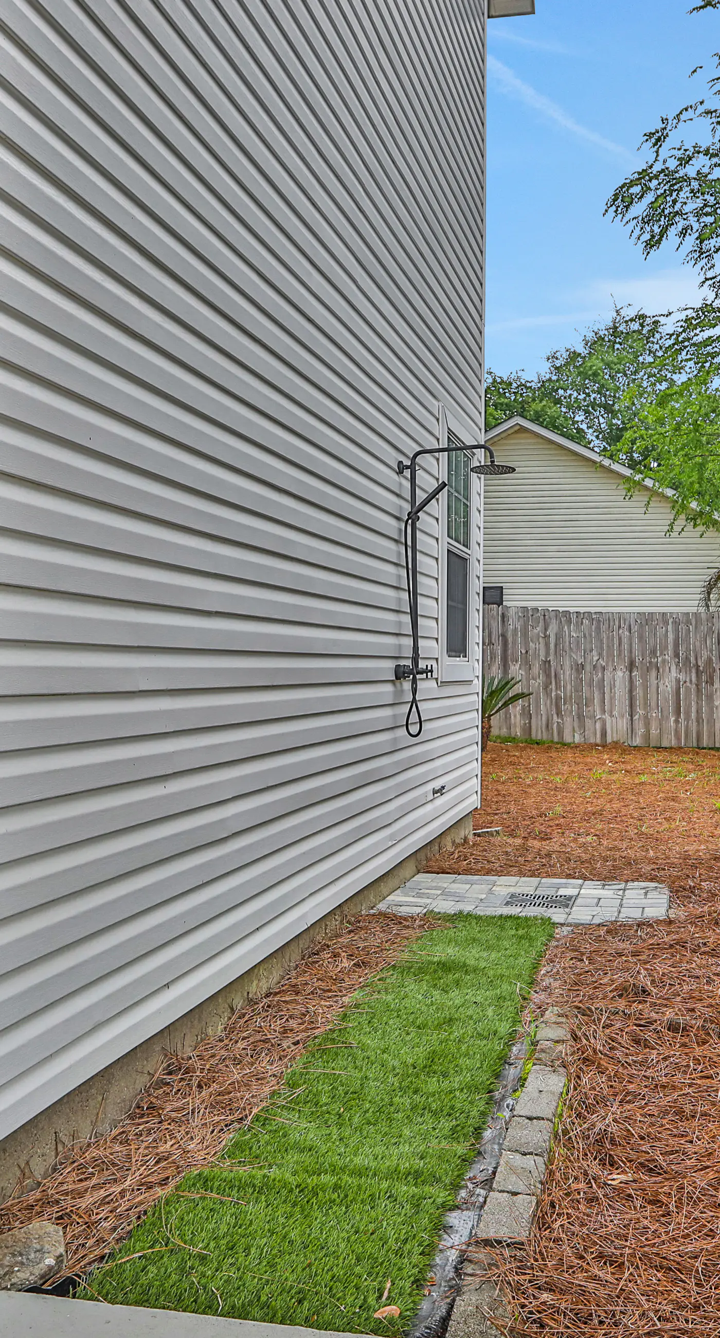 Snowbird-friendly home near the beach with large yard for dogs, boats, trailers