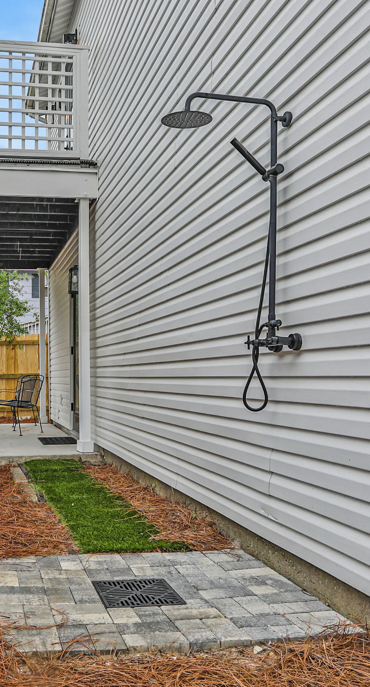 Snowbird-friendly home near the beach with large yard for dogs, boats, trailers