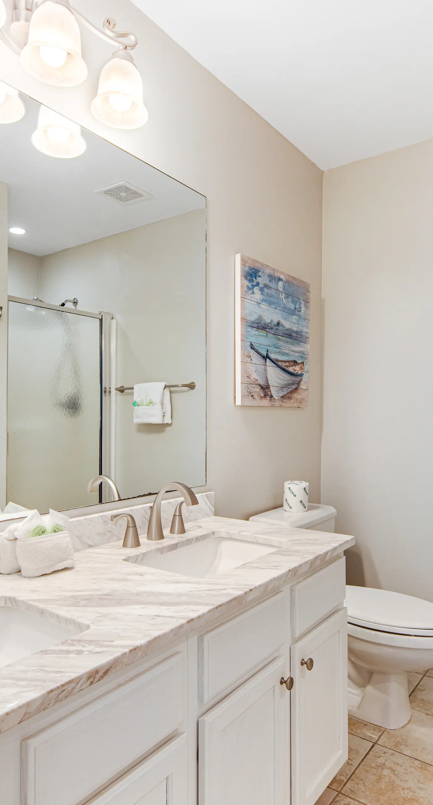 Dog-friendly townhome with pool, hot tub & tennis - walk to beach