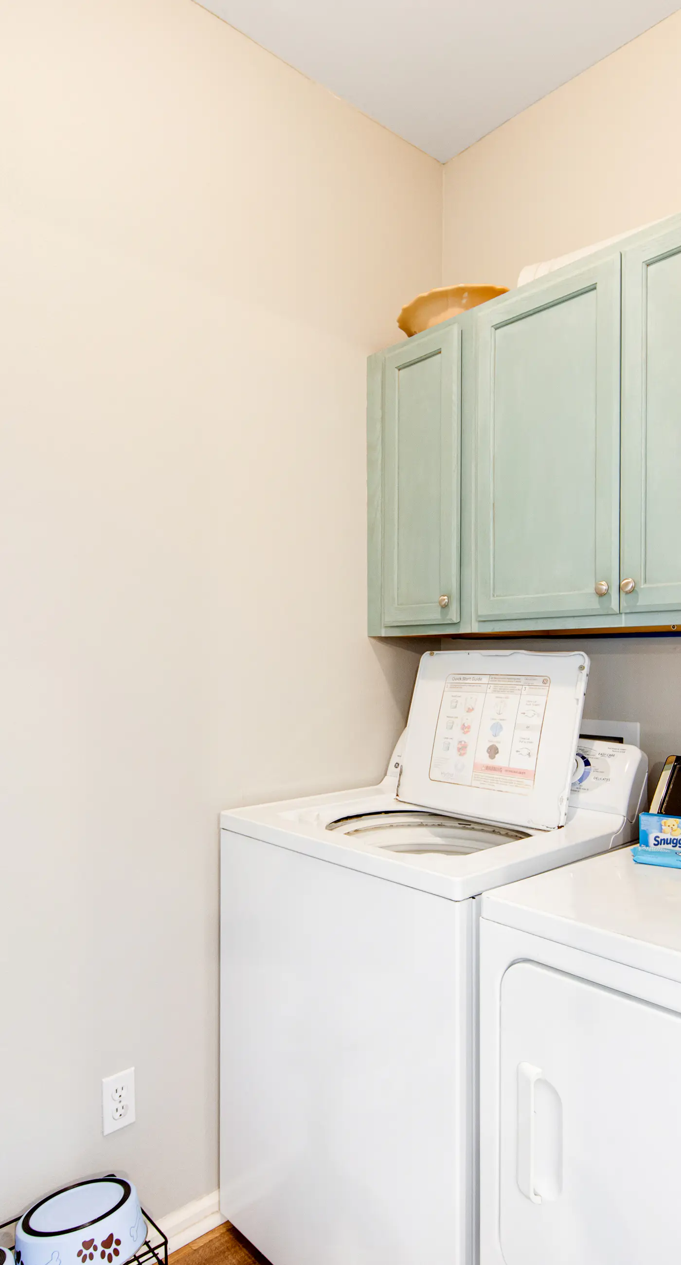 Dog-friendly townhome with pool, hot tub & tennis - walk to beach