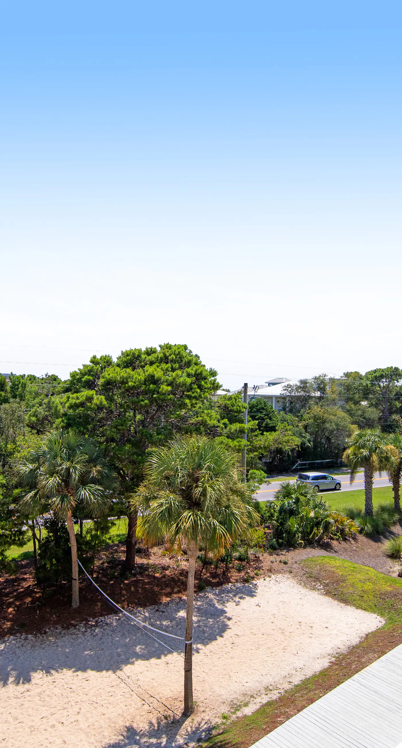 Dog-friendly townhome with pool, hot tub & tennis - walk to beach