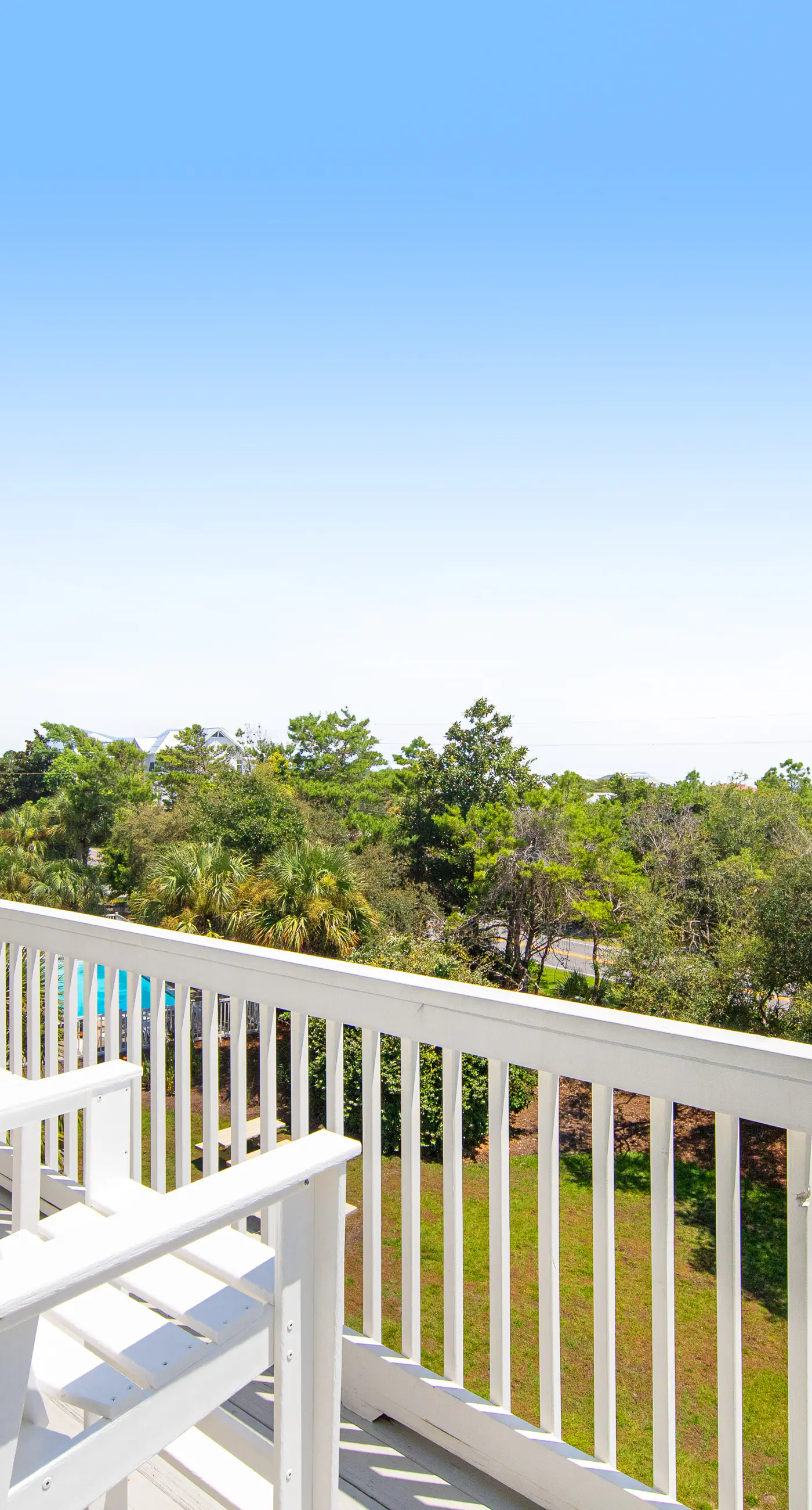 Dog-friendly townhome with pool, hot tub & tennis - walk to beach