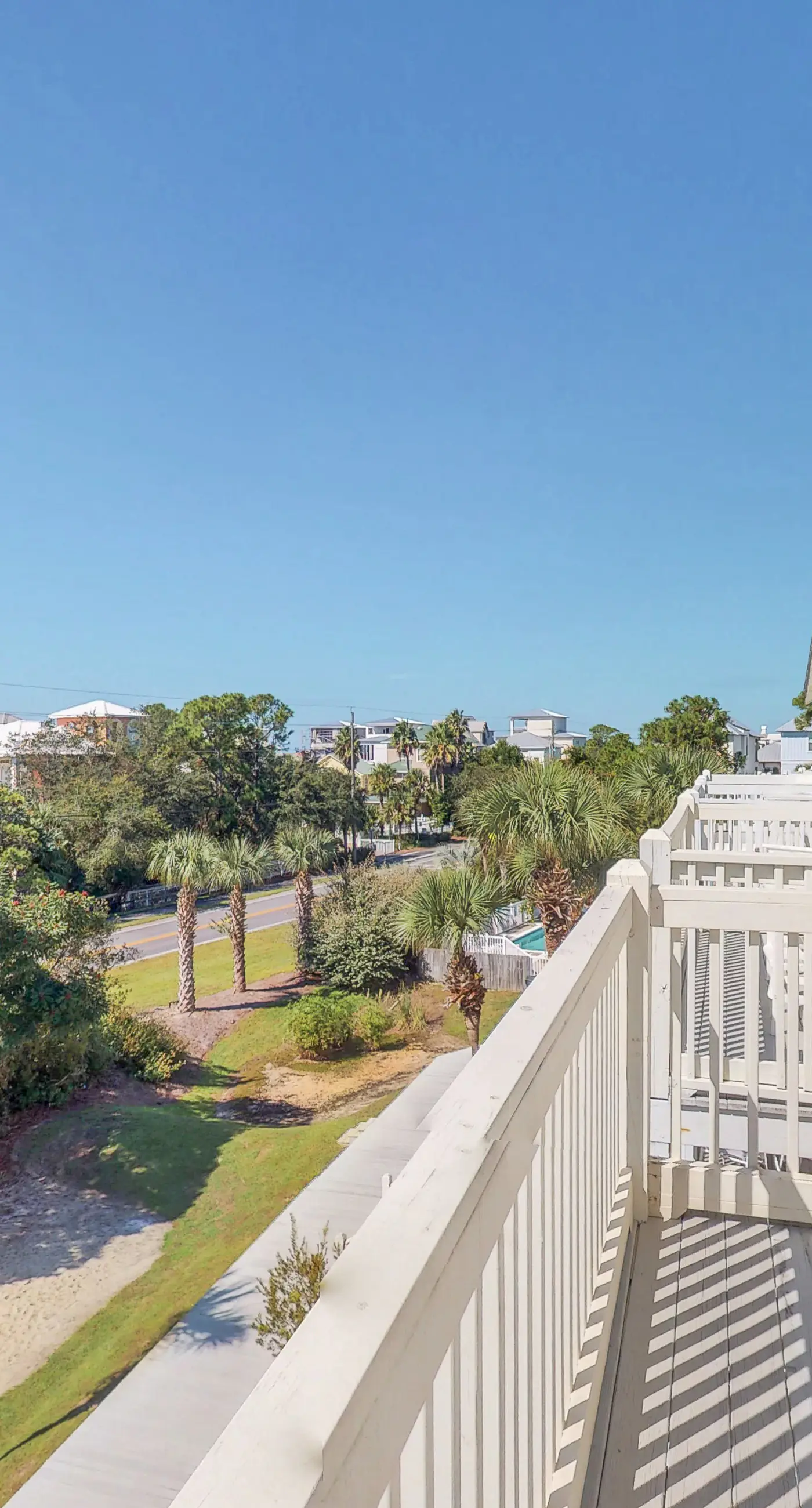Dog-friendly townhome with pool, hot tub & tennis - walk to beach