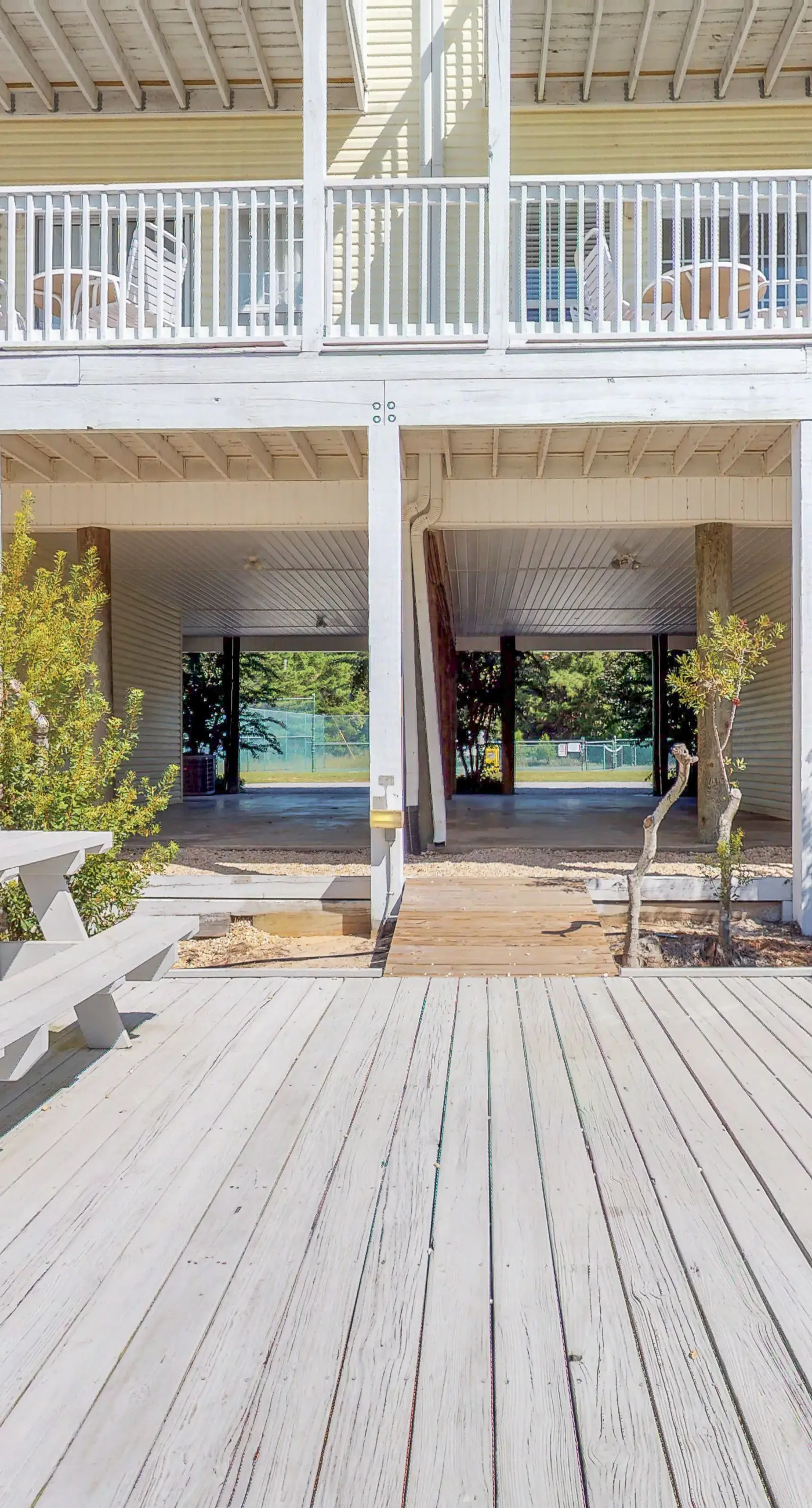 Dog-friendly townhome with pool, hot tub & tennis - walk to beach