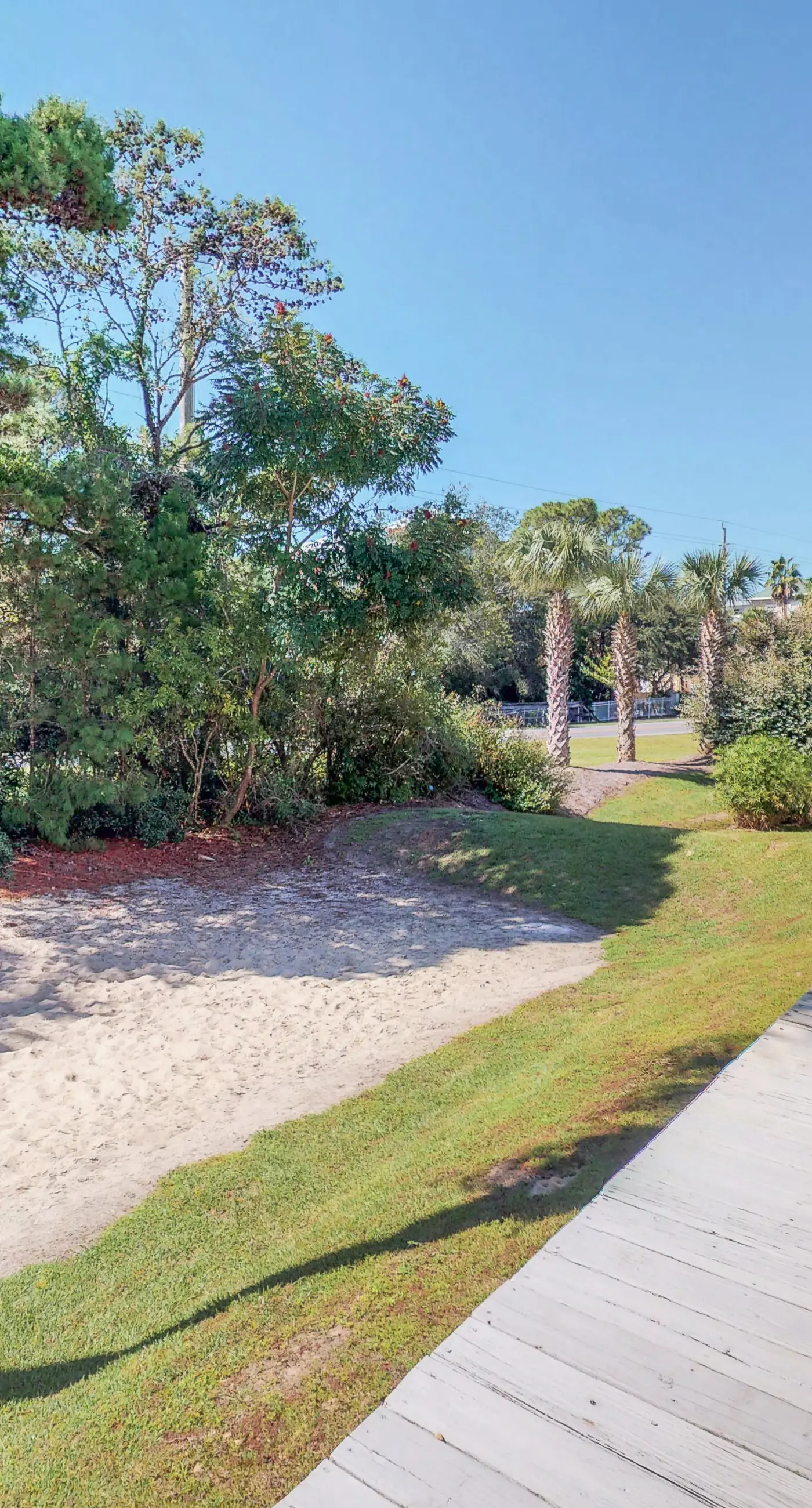 Dog-friendly townhome with pool, hot tub & tennis - walk to beach