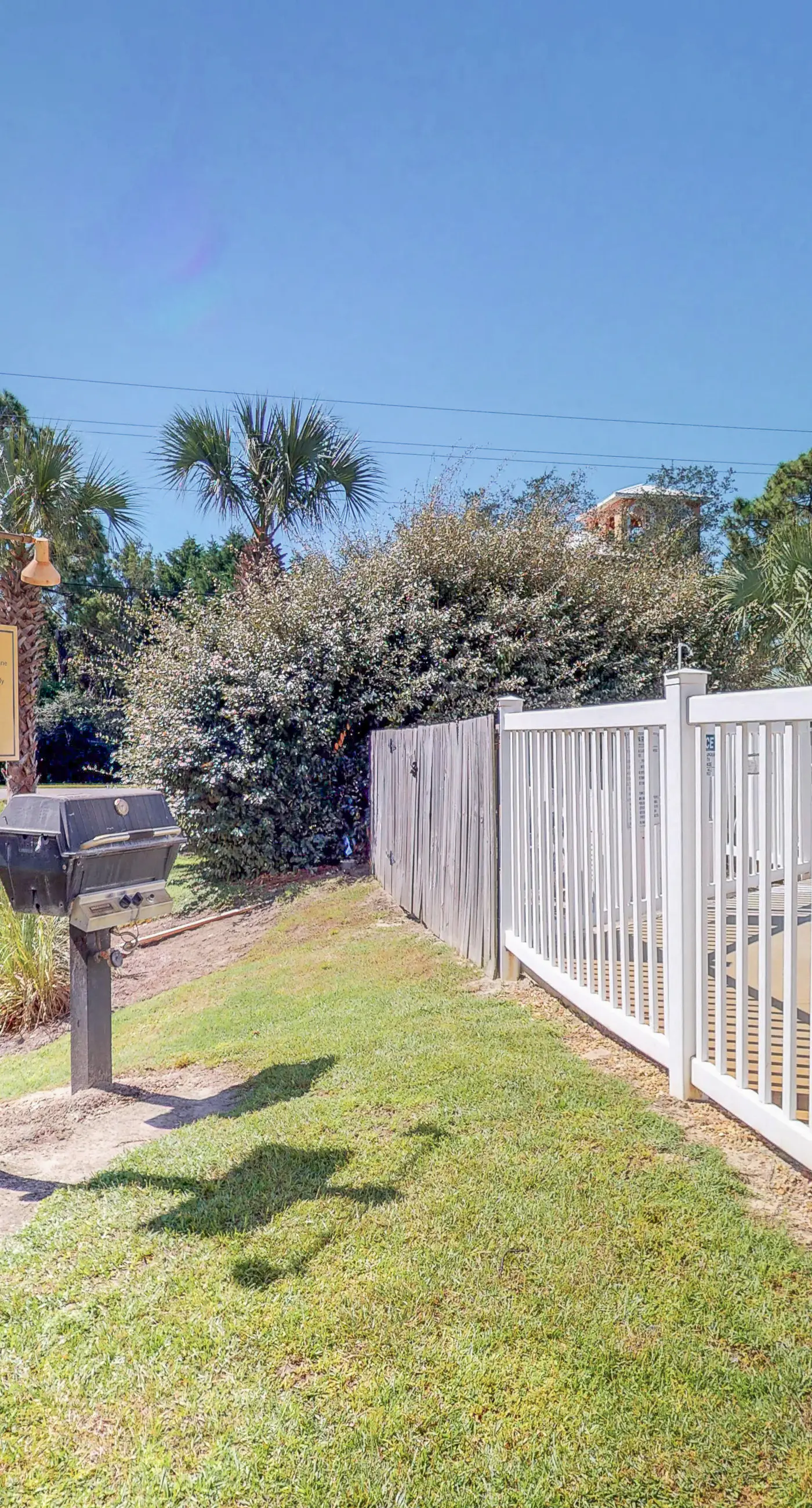 Dog-friendly townhome with pool, hot tub & tennis - walk to beach