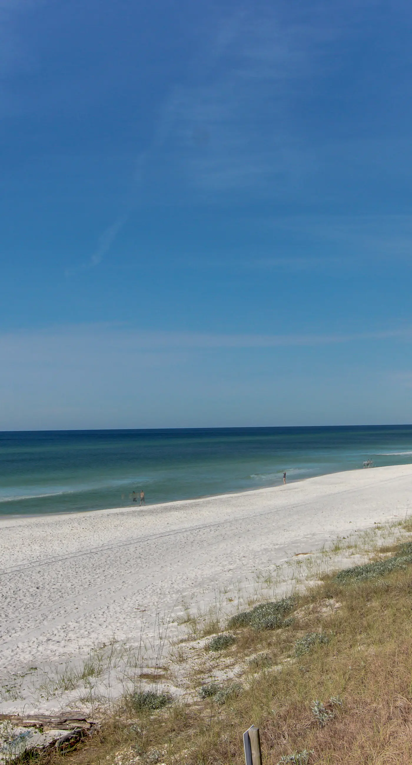 Dog-friendly townhome with pool, hot tub & tennis - walk to beach