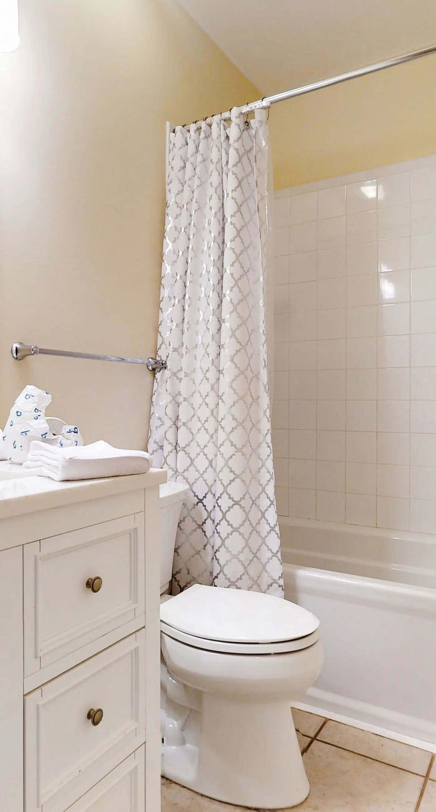 Beachfront escape w/ sweeping ocean views & shared pool - snowbirds welcome!