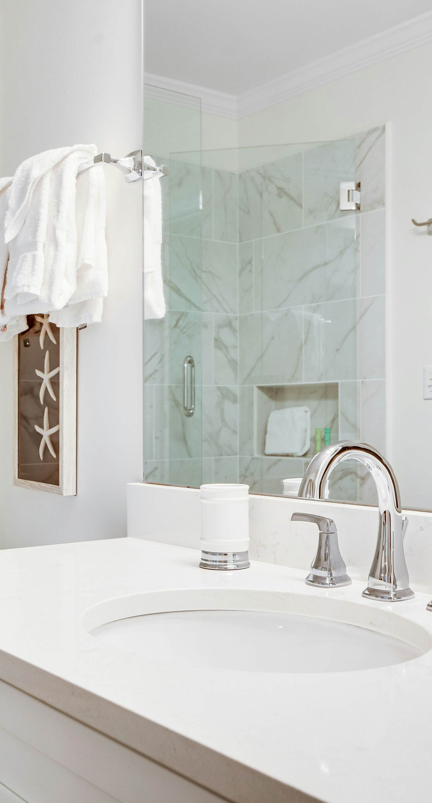 Charming condo near the beach, with community pools and hot tub