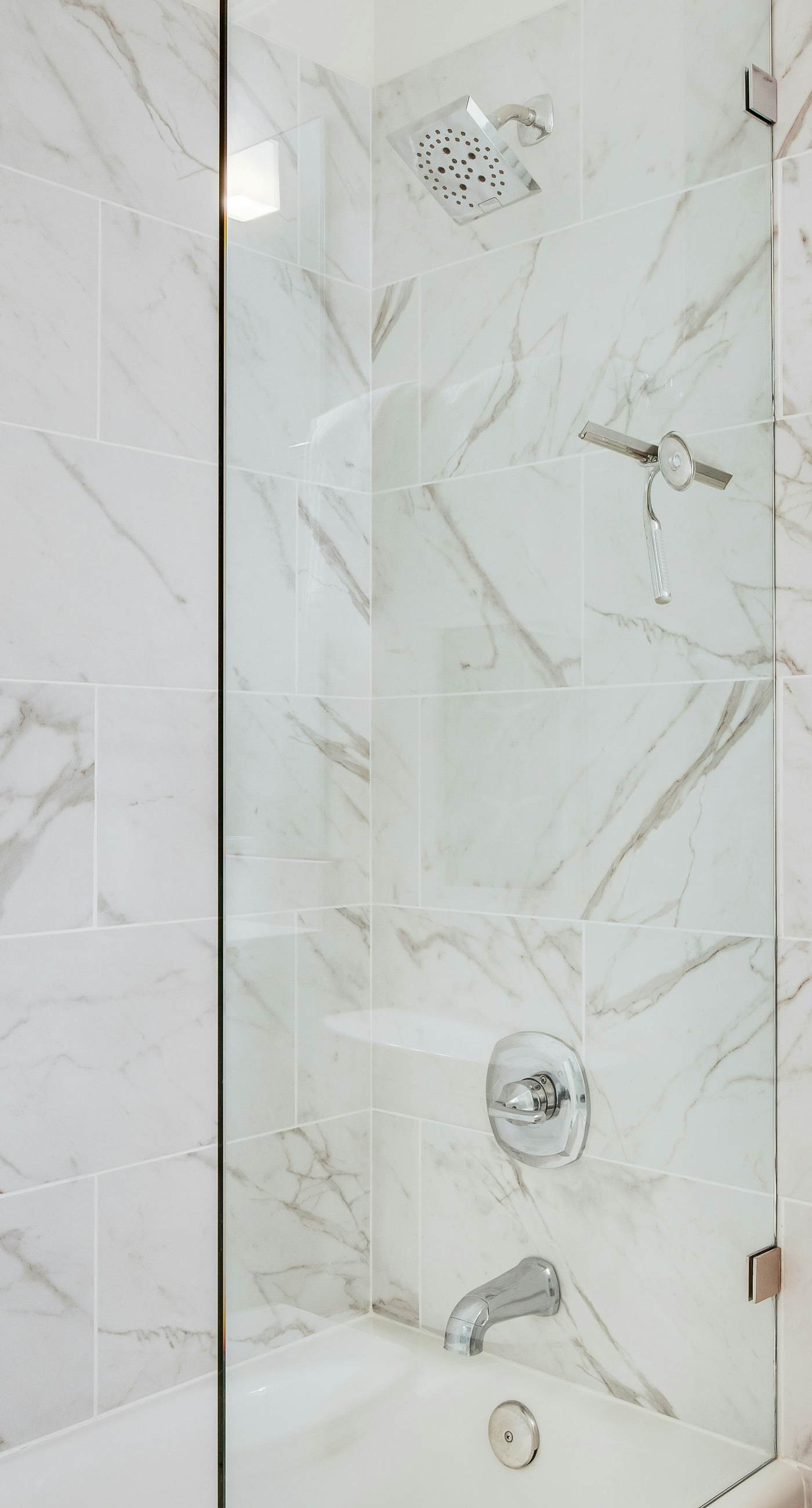 Charming condo near the beach, with community pools and hot tub