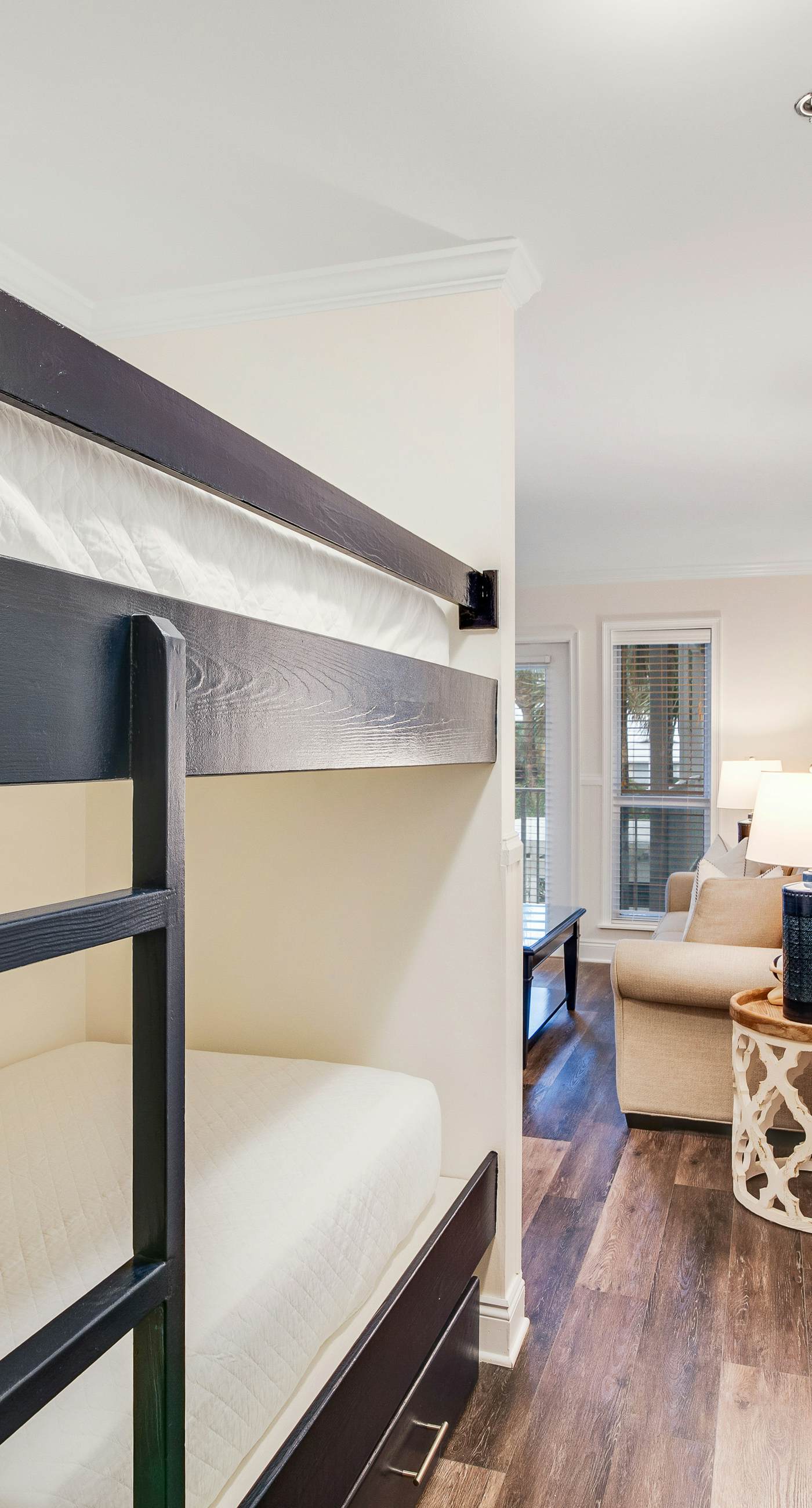 Charming condo near the beach, with community pools and hot tub