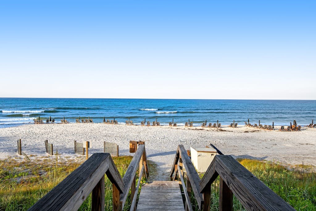Adorable 3rd-floor cabana with gorgeous view from balcony, pool and hot tub access