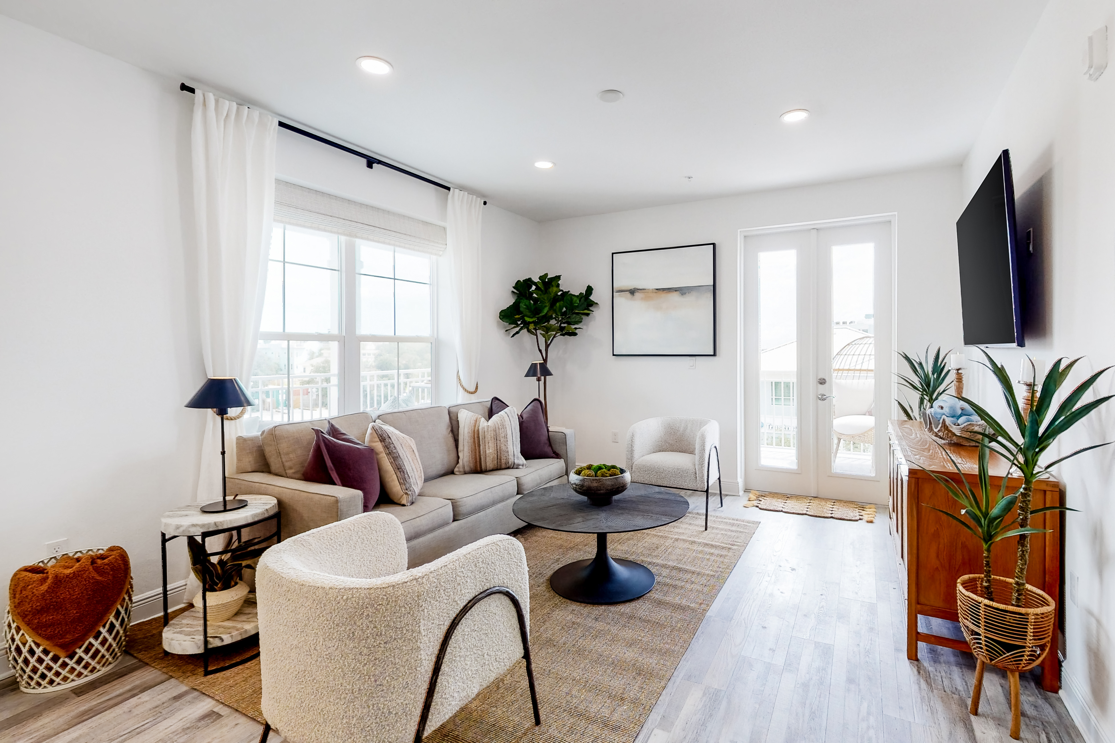 Second Floor Corner Unit with Gulf View, shared pools,hot tub-private beach access