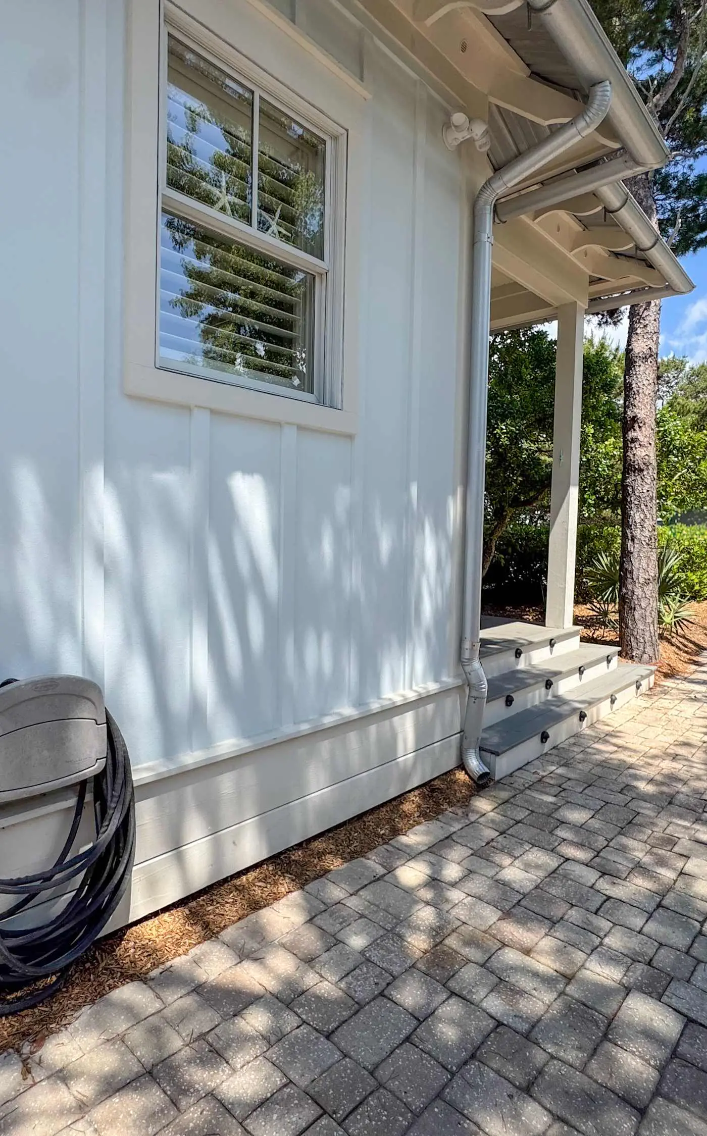 Nautical home in coastal community close to beaches and shopping