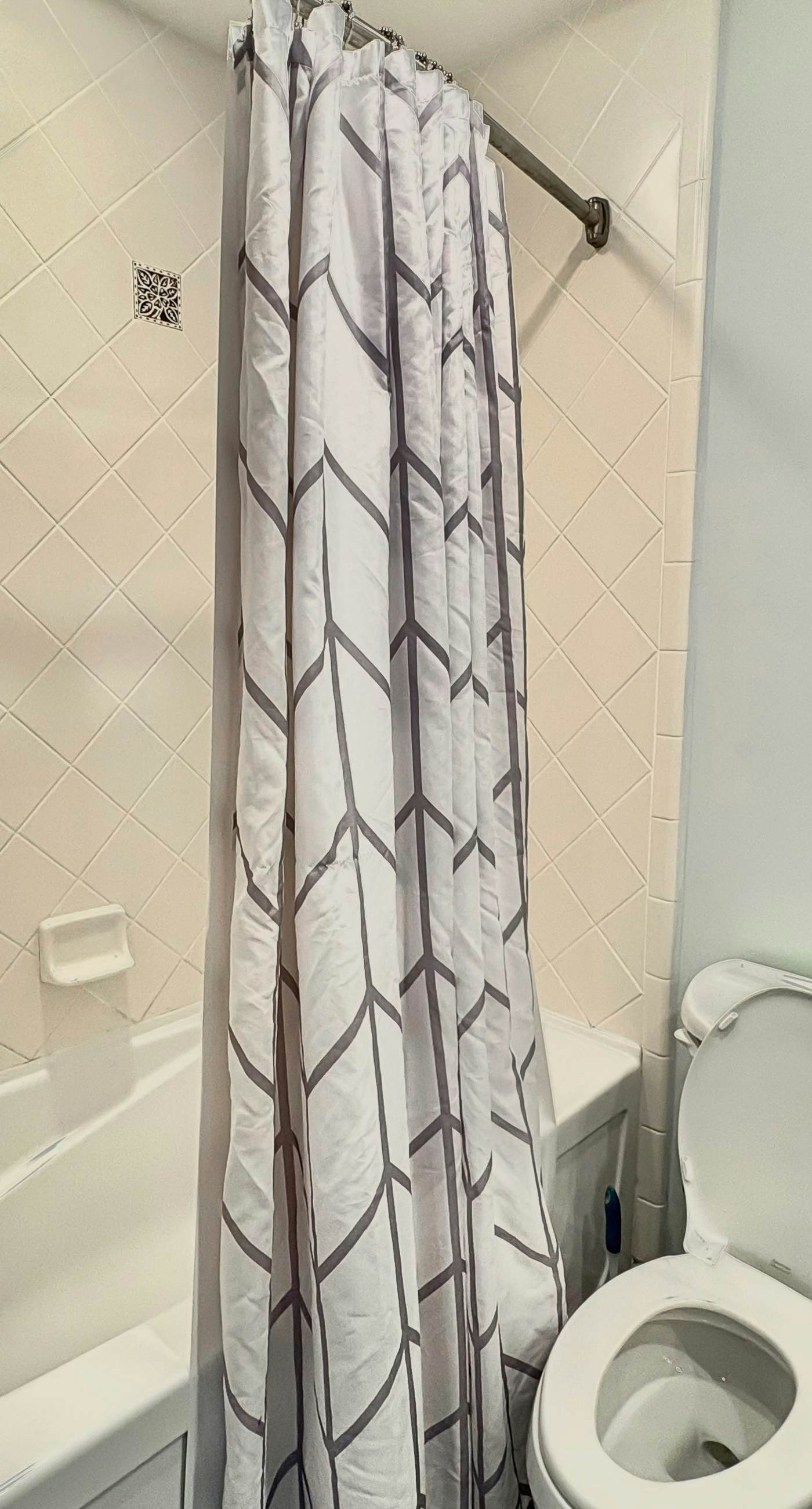 Gorgeous coastal studio with shared pool, near shopping and golf.