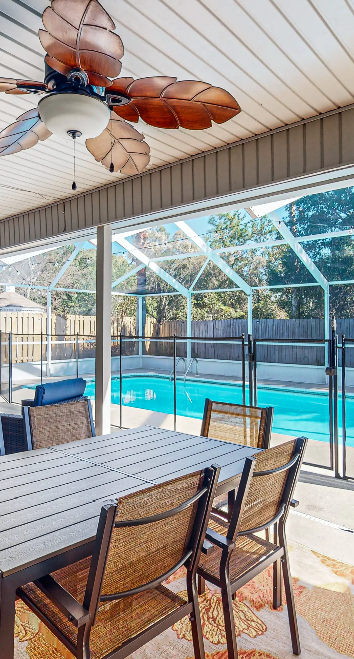 Single-level home with fenced yard, private pool & washer&dryer