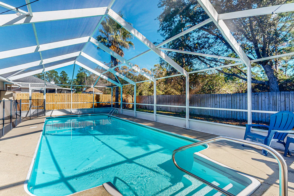 Single-level home with fenced yard, private pool & washer&dryer