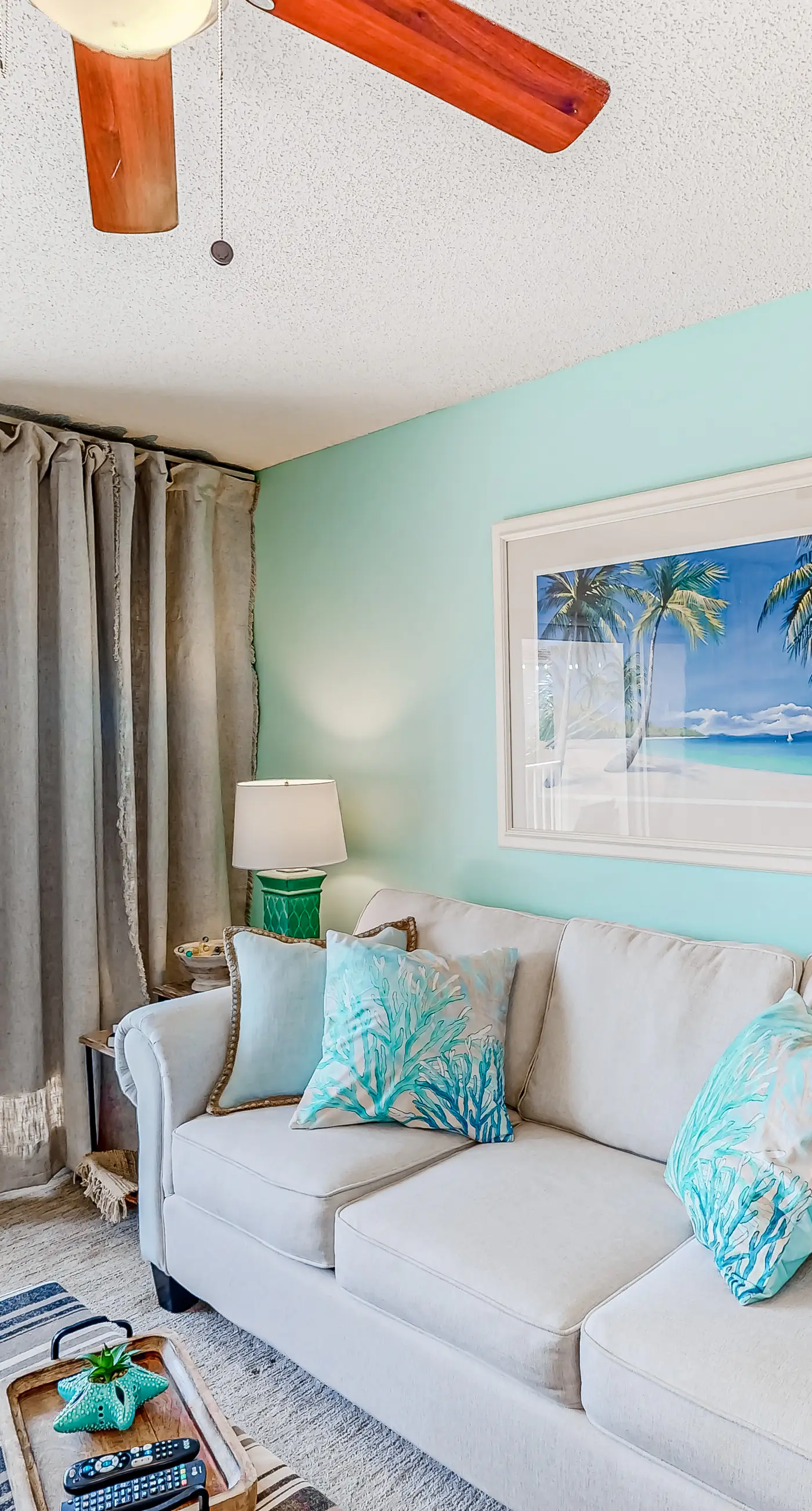 Pet-friendly, pools, hot tub & balcony with Gulf-side calm