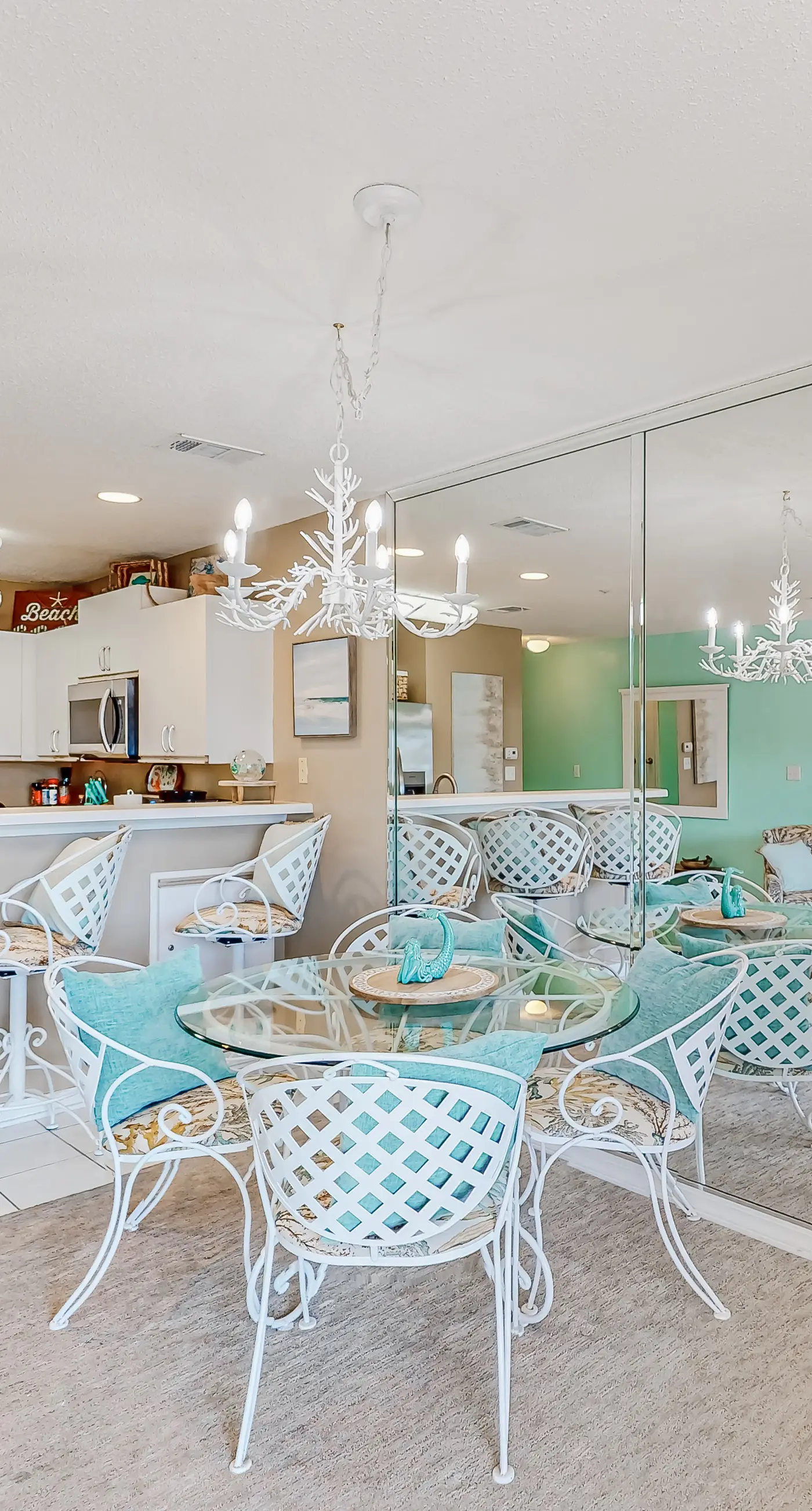 Pet-friendly, pools, hot tub & balcony with Gulf-side calm