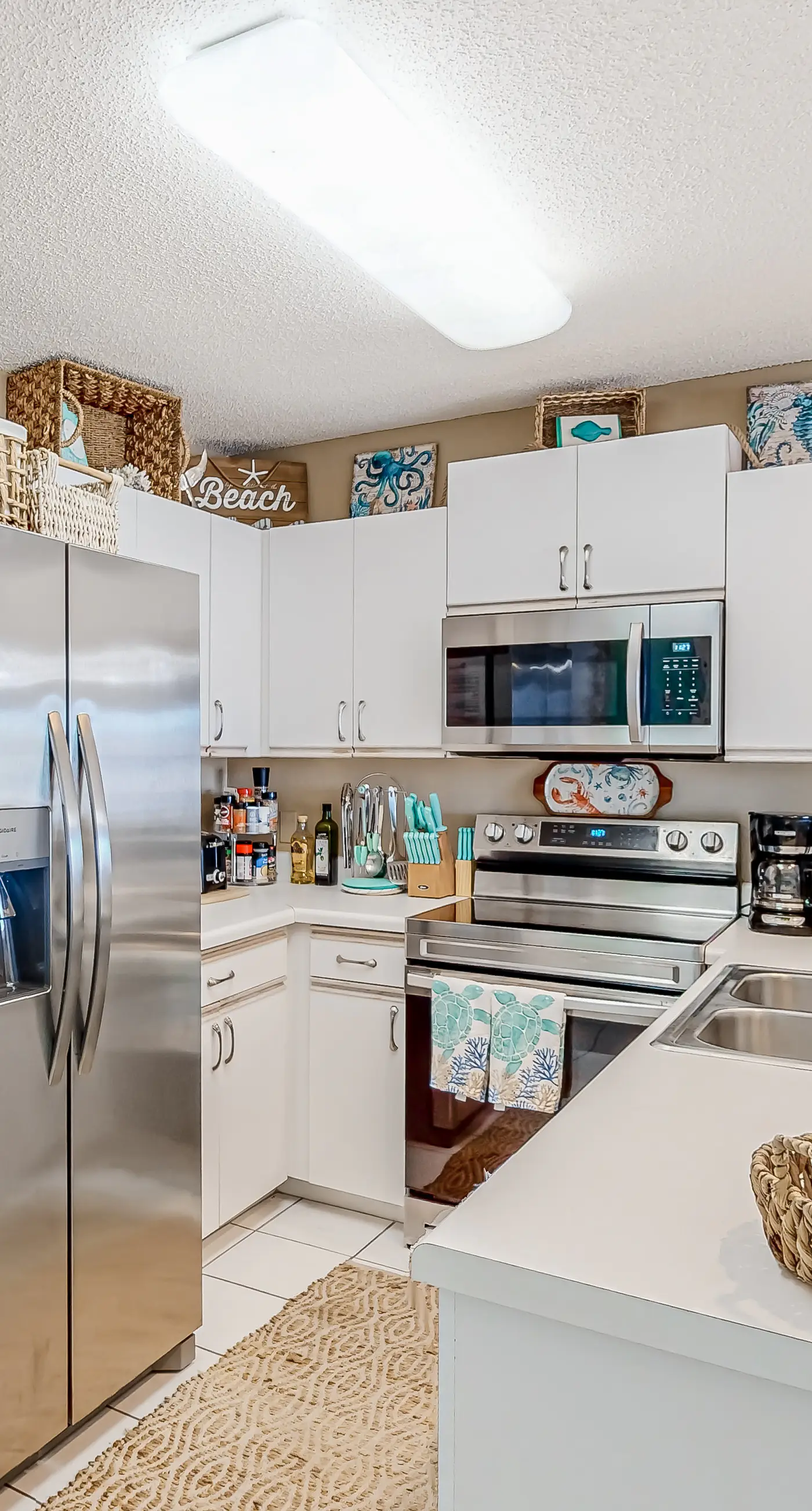 Pet-friendly, pools, hot tub & balcony with Gulf-side calm
