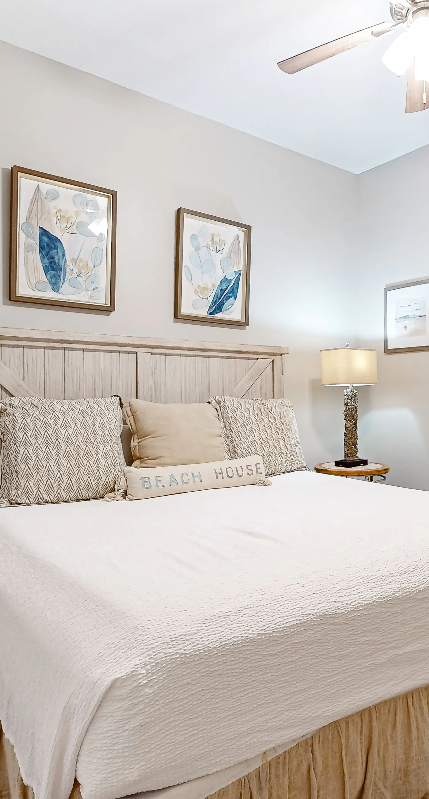 Centrally located condo near shopping & the beach with shared pool & tennis courts