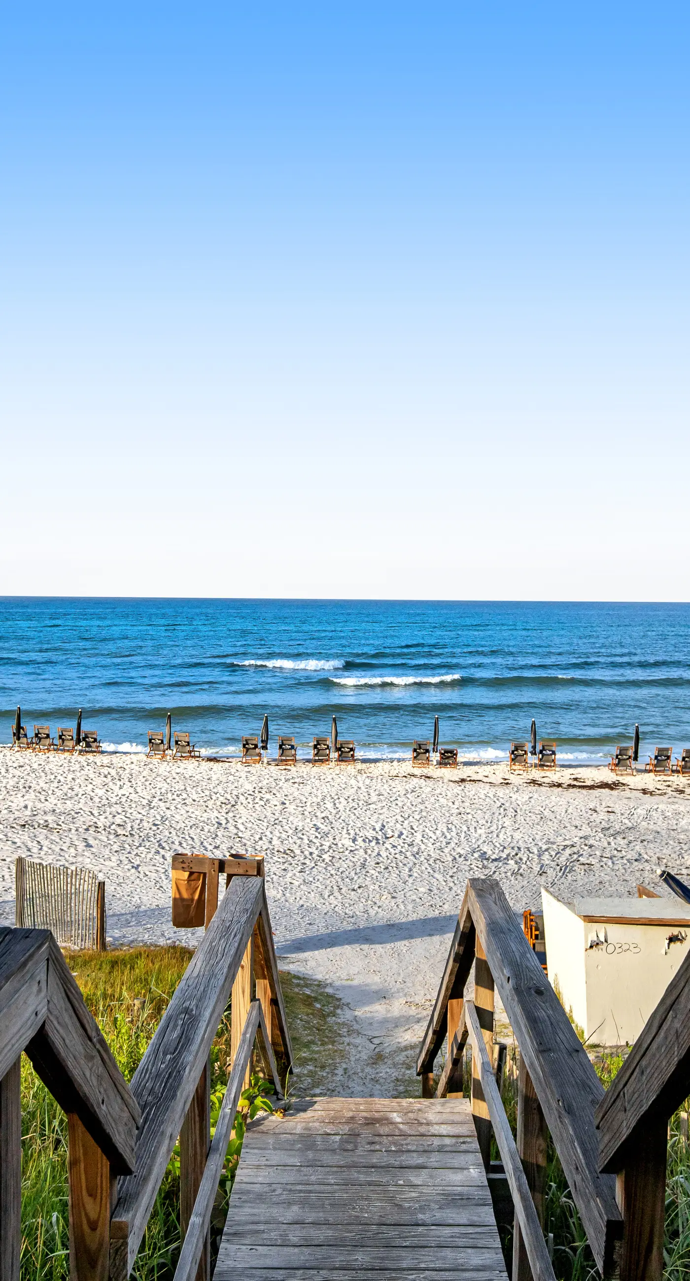 Centrally located condo near shopping & the beach with shared pool & tennis courts