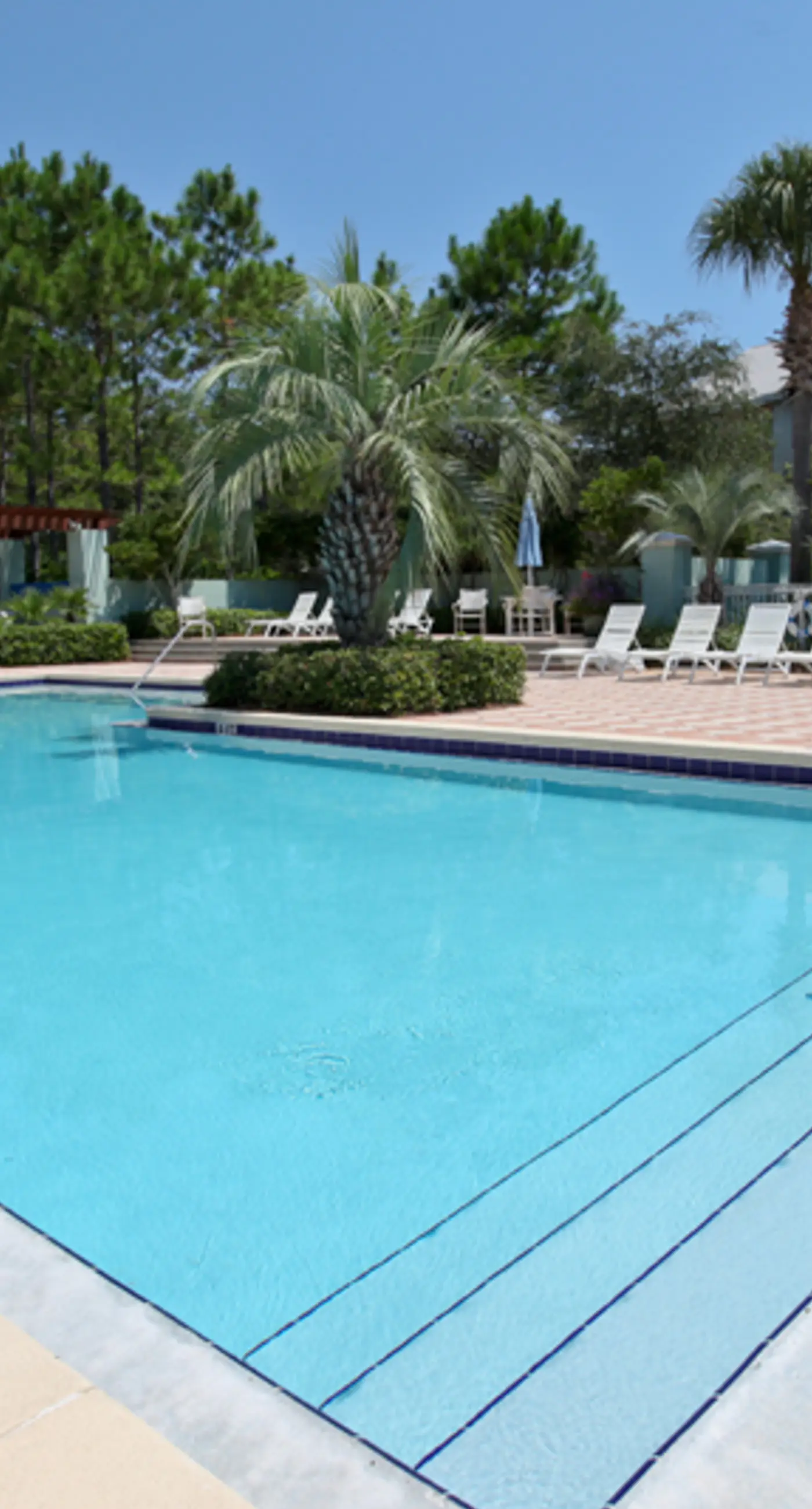 Cozy Hotel-Style- near beach & dining with kitchenette, pools, hot tub, & tennis