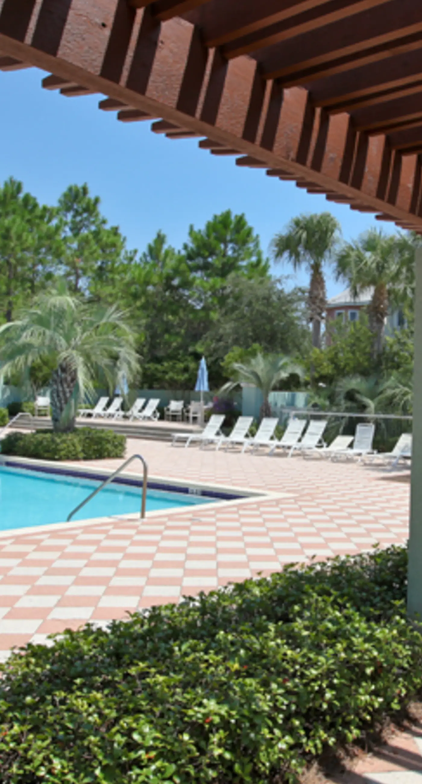 Cozy Hotel-Style- near beach & dining with kitchenette, pools, hot tub, & tennis