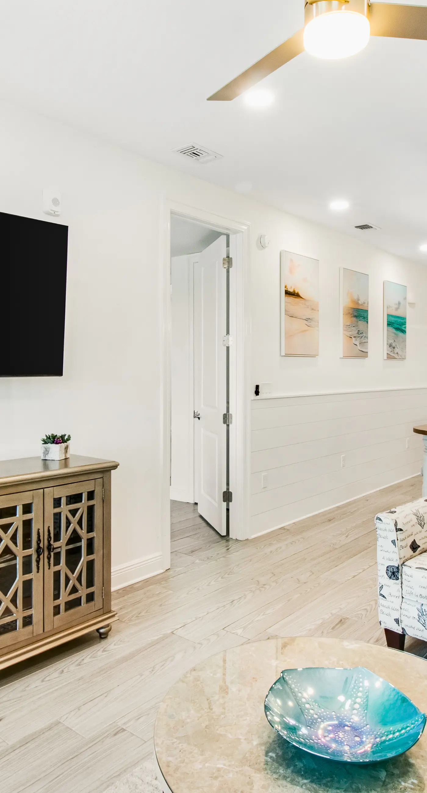 Newly built condo with WiFi, shared pools, hot tub, & private beach access