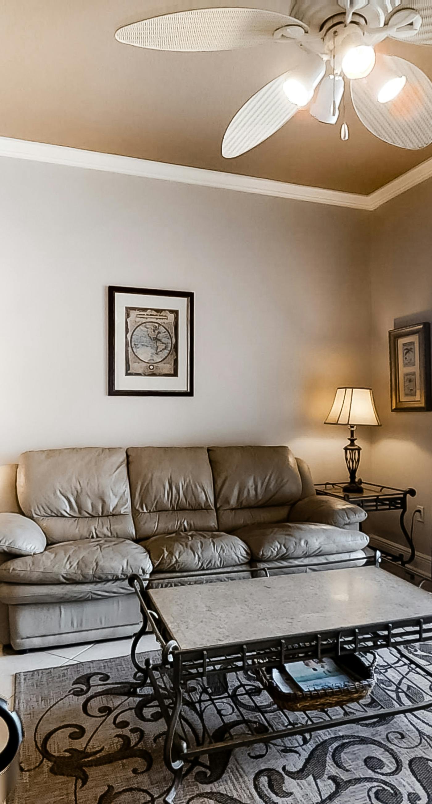 Gulf view condo in a beachfront complex w/ shared pool & hot tub